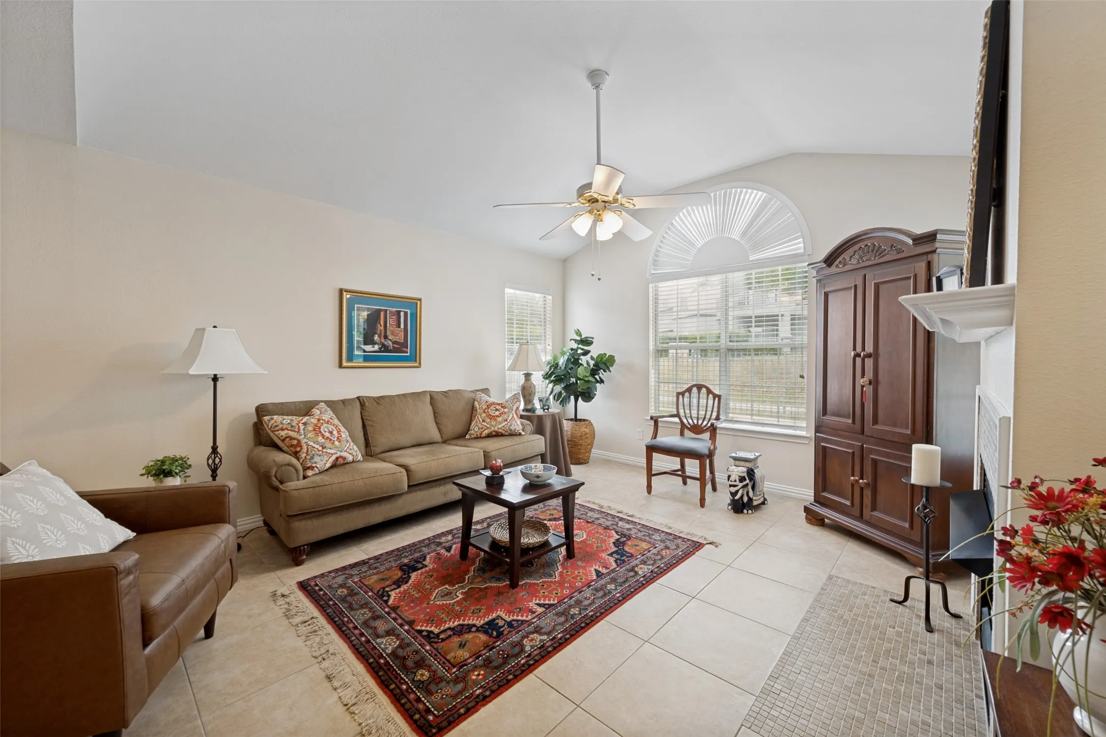 Condominium For Sale in Tarrant County , 6124 Haley Lane, Fort Worth, Texas 76132, 2 Bedroom, 2 Bathroom, 2 Garage spaces, 1,166 Sqft, built in 1997, mls#21220061, Real Estate Agent in Fort Worth, Homes For Sale in Tarrant county, Homes For Sale in Fort Worth, Realtor in Fort Worth Texas, Real Estate Brokerage Independent Realty Texas, Luminita Cordes Realtor