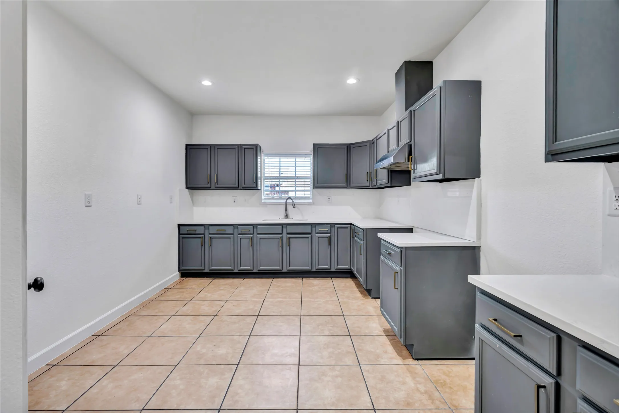 Single Family Residence For Sale in Tarrant County , 3022 Loving Avenue, Fort Worth, Texas 76106, 4 Bedroom, 2 Bathroom, Garage spaces, 2,047 Sqft, built in 2010, mls#21220343, Real Estate Agent in Fort Worth, Homes For Sale in Tarrant county, Homes For Sale in Fort Worth, Realtor in Fort Worth Texas, Real Estate Brokerage Independent Realty Texas, Luminita Cordes Realtor