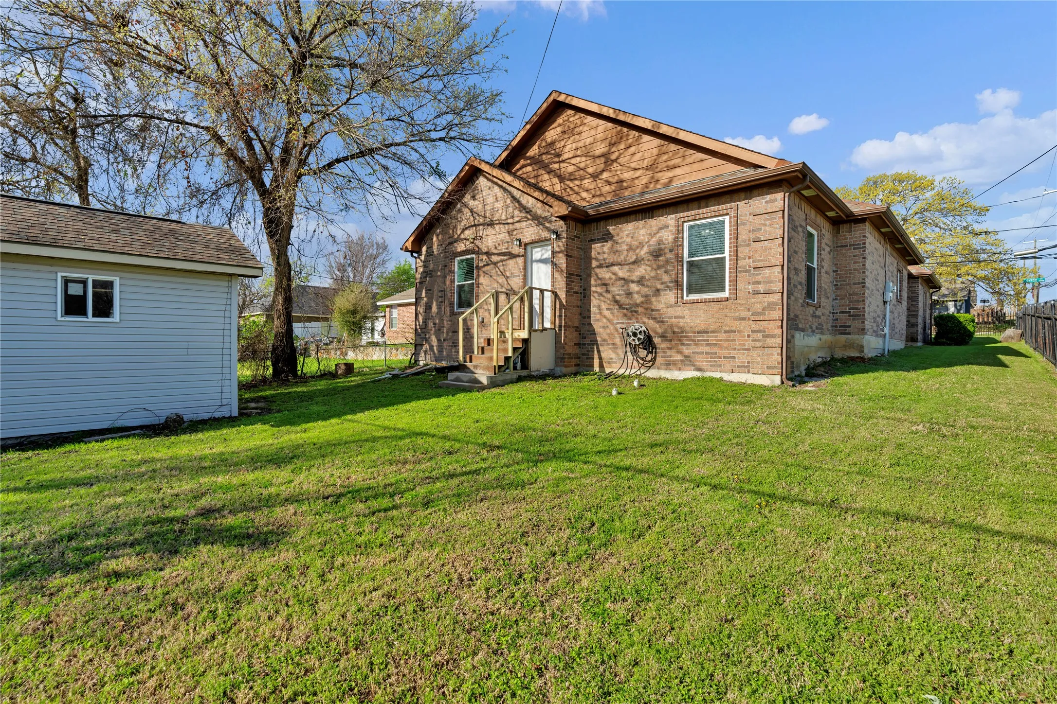 Single Family Residence For Sale in Tarrant County , 3022 Loving Avenue, Fort Worth, Texas 76106, 4 Bedroom, 2 Bathroom, Garage spaces, 2,047 Sqft, built in 2010, mls#21220343, Real Estate Agent in Fort Worth, Homes For Sale in Tarrant county, Homes For Sale in Fort Worth, Realtor in Fort Worth Texas, Real Estate Brokerage Independent Realty Texas, Luminita Cordes Realtor