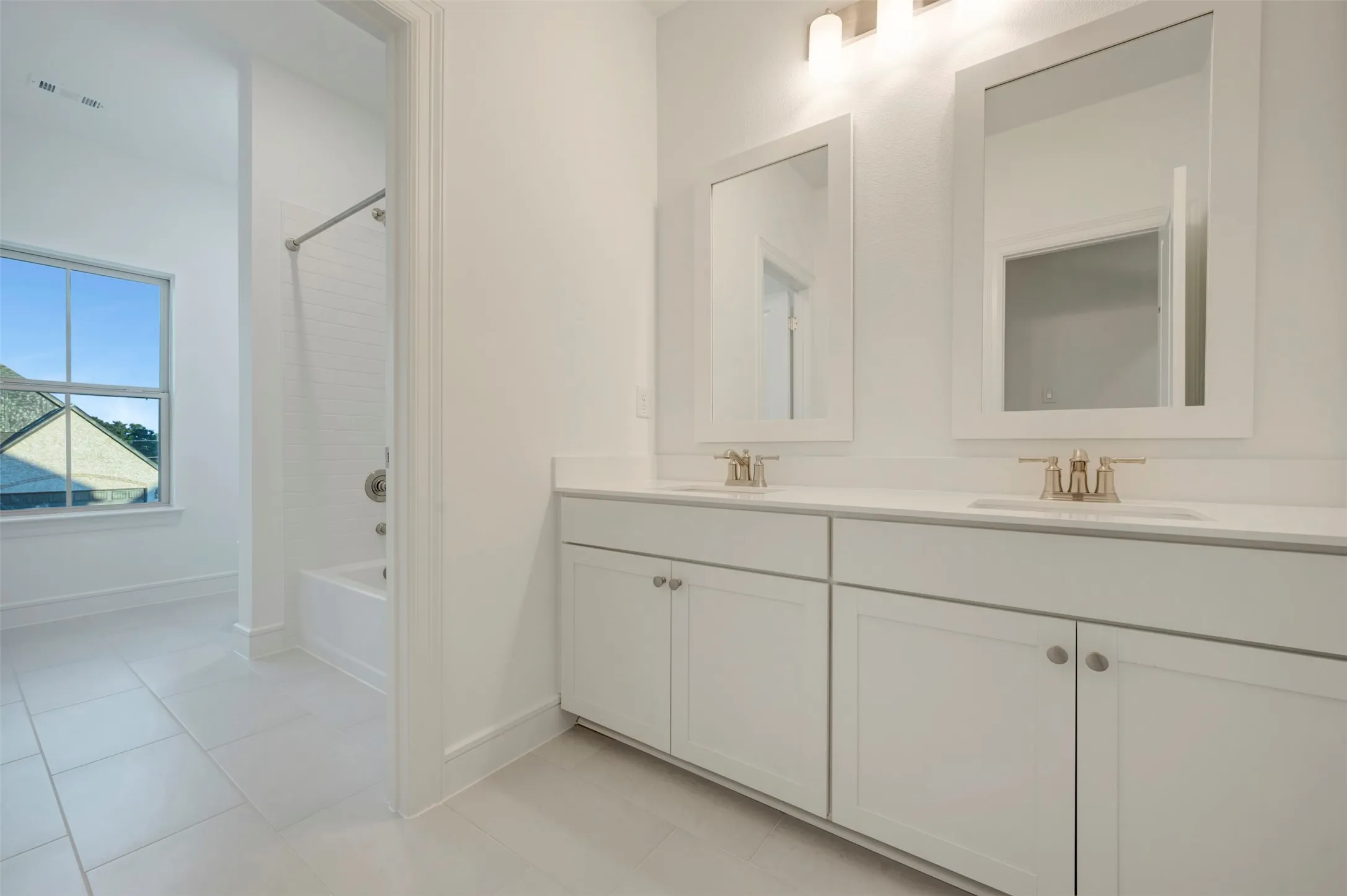 Single Family Residence For Sale in Tarrant County , 5648 Taylor Trail, Arlington, Texas 76017, 5 Bedroom, 5 Bathroom, 3 Garage spaces, 3,922 Sqft, built in 2026, New Construction - Incomplete, mls#21220373, Real Estate Agent in Arlington, Homes For Sale in Tarrant county, Homes For Sale in Arlington, Realtor in Arlington Texas, Real Estate Brokerage Independent Realty Texas, Luminita Cordes Realtor