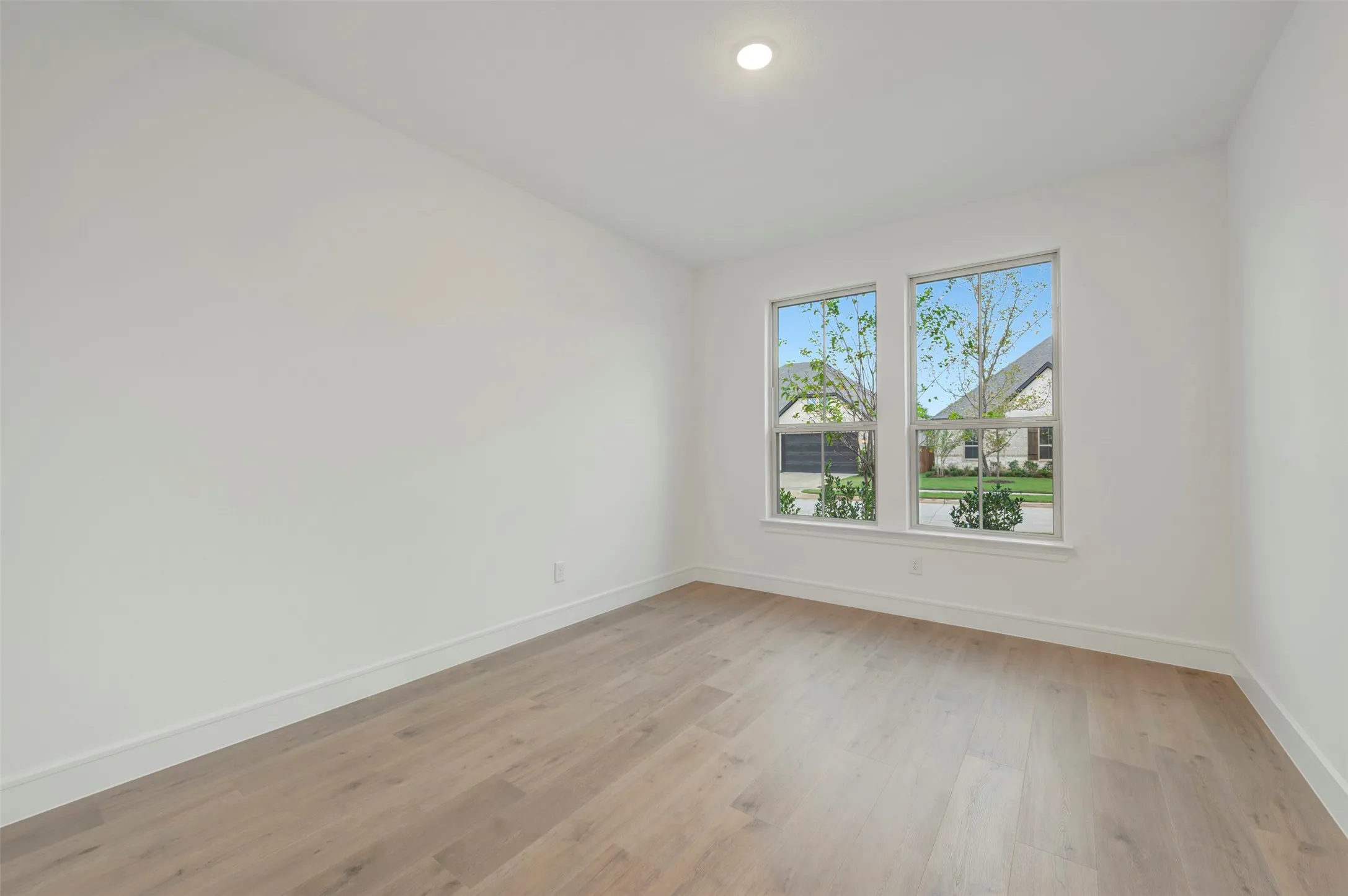 Single Family Residence For Sale in Tarrant County , 5648 Taylor Trail, Arlington, Texas 76017, 5 Bedroom, 5 Bathroom, 3 Garage spaces, 3,922 Sqft, built in 2026, New Construction - Incomplete, mls#21220373, Real Estate Agent in Arlington, Homes For Sale in Tarrant county, Homes For Sale in Arlington, Realtor in Arlington Texas, Real Estate Brokerage Independent Realty Texas, Luminita Cordes Realtor