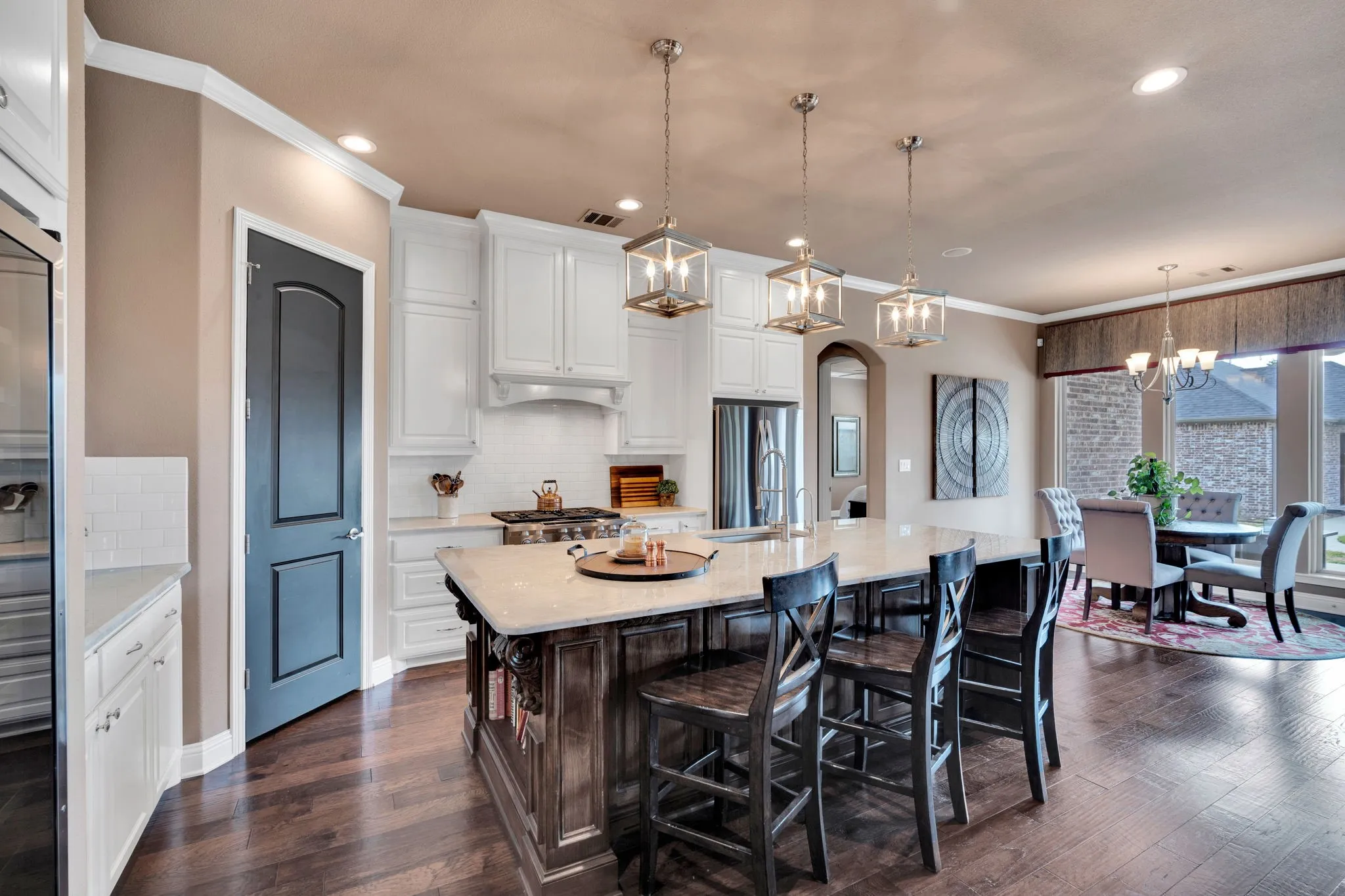 Single Family Residence For Sale in Ellis County , 136 Sullivan Way, Waxahachie, Texas 75167, 5 Bedroom, 5 Bathroom, 5 Garage spaces, 3,922 Sqft, built in 2017, Preowned, mls#21214812, Real Estate Agent in Waxahachie, Homes For Sale in Ellis county, Homes For Sale in Waxahachie, Realtor in Waxahachie Texas, Real Estate Brokerage Independent Realty Texas, Luminita Cordes Realtor