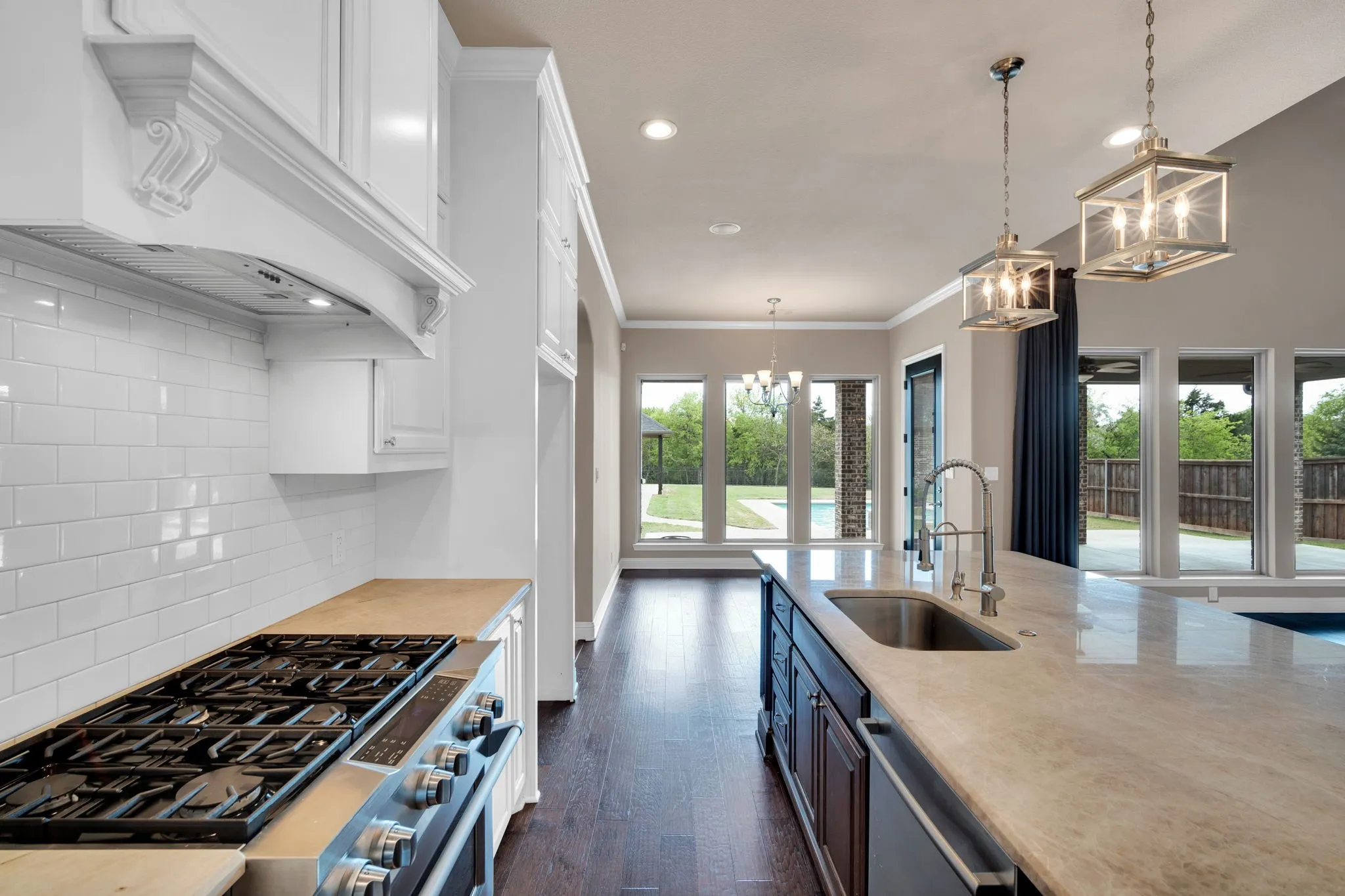 Single Family Residence For Sale in Ellis County , 136 Sullivan Way, Waxahachie, Texas 75167, 5 Bedroom, 5 Bathroom, 5 Garage spaces, 3,922 Sqft, built in 2017, Preowned, mls#21214812, Real Estate Agent in Waxahachie, Homes For Sale in Ellis county, Homes For Sale in Waxahachie, Realtor in Waxahachie Texas, Real Estate Brokerage Independent Realty Texas, Luminita Cordes Realtor