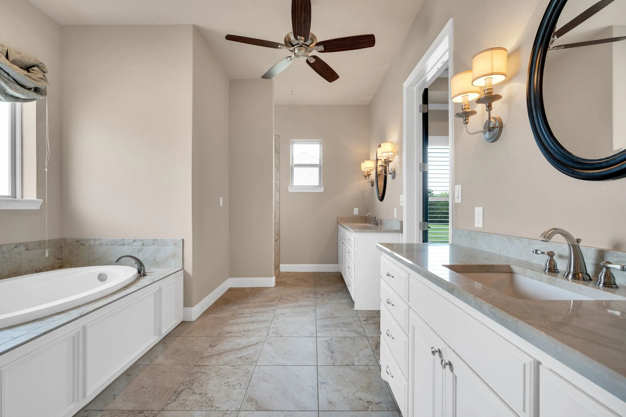 Single Family Residence For Sale in Ellis County , 136 Sullivan Way, Waxahachie, Texas 75167, 5 Bedroom, 5 Bathroom, 5 Garage spaces, 3,922 Sqft, built in 2017, Preowned, mls#21214812, Real Estate Agent in Waxahachie, Homes For Sale in Ellis county, Homes For Sale in Waxahachie, Realtor in Waxahachie Texas, Real Estate Brokerage Independent Realty Texas, Luminita Cordes Realtor