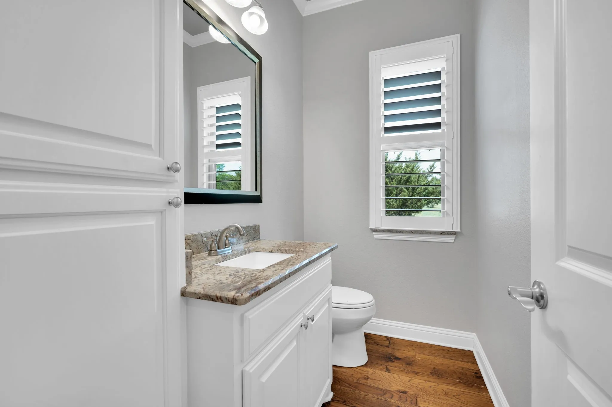 Single Family Residence For Sale in Ellis County , 136 Sullivan Way, Waxahachie, Texas 75167, 5 Bedroom, 5 Bathroom, 5 Garage spaces, 3,922 Sqft, built in 2017, Preowned, mls#21214812, Real Estate Agent in Waxahachie, Homes For Sale in Ellis county, Homes For Sale in Waxahachie, Realtor in Waxahachie Texas, Real Estate Brokerage Independent Realty Texas, Luminita Cordes Realtor