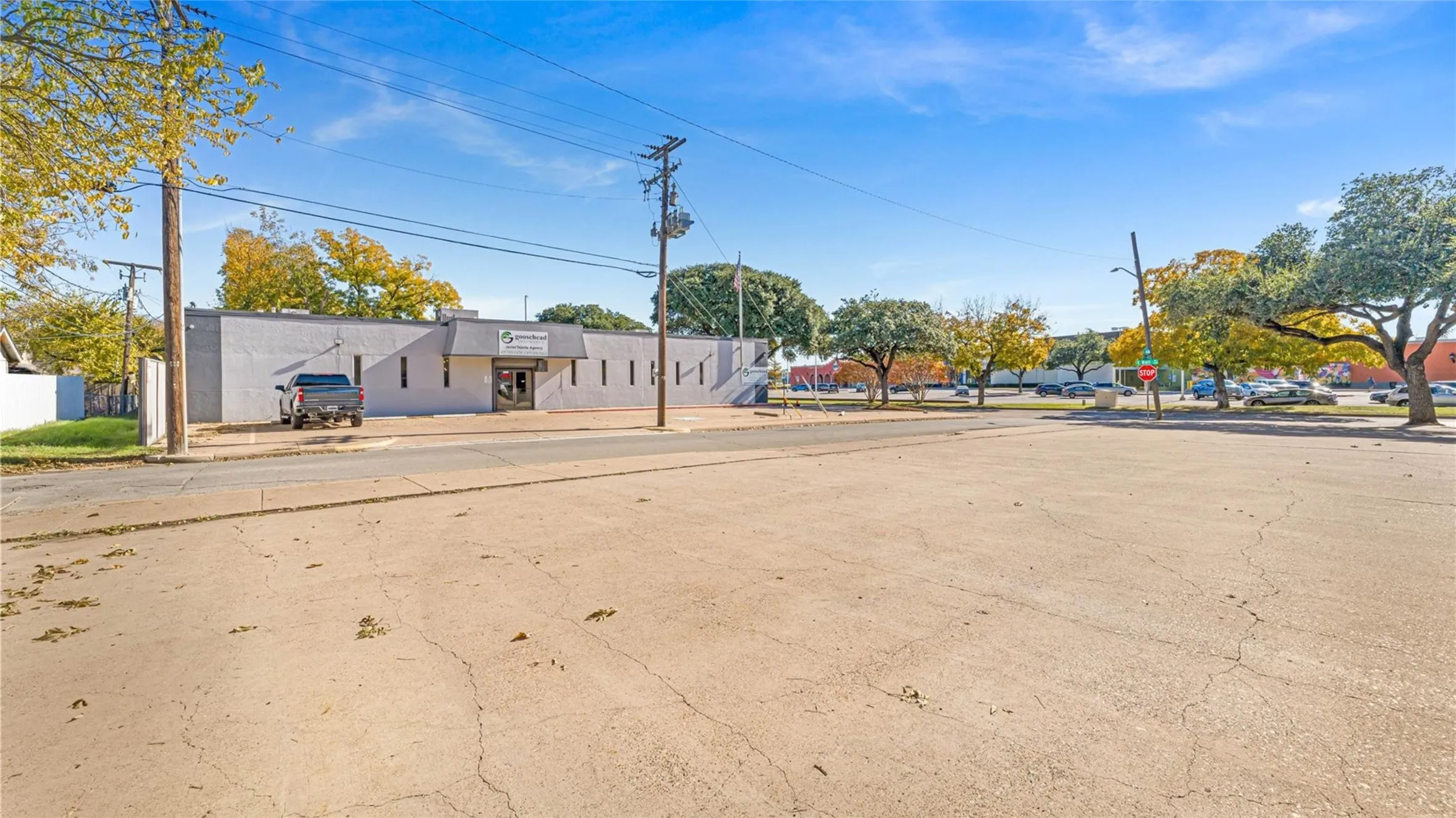 Office For Sale in Tarrant County , 4059 Bryan Avenue, Fort Worth, Texas 76110, 0, 0, Garage spaces, 0 Sqft, built in 1980, Preowned, Price $1,028,500, mls#21220316, Real Estate Agent in Fort Worth, Homes For Sale in Tarrant county, Homes For Sale in Fort Worth, Realtor in Fort Worth Texas, Real Estate Brokerage Independent Realty Texas, Luminita Cordes Realtor