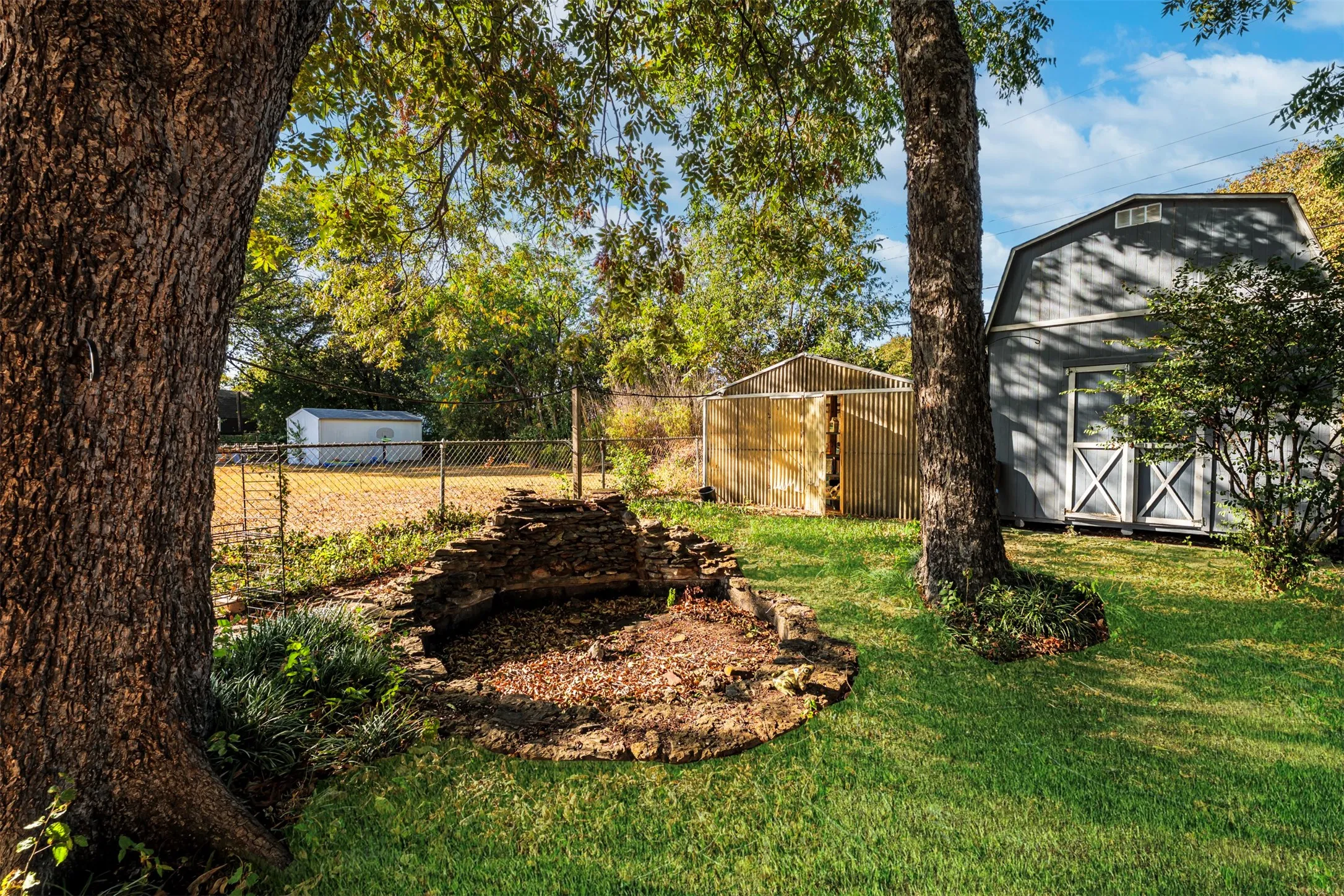 View of yard with an outbuilding