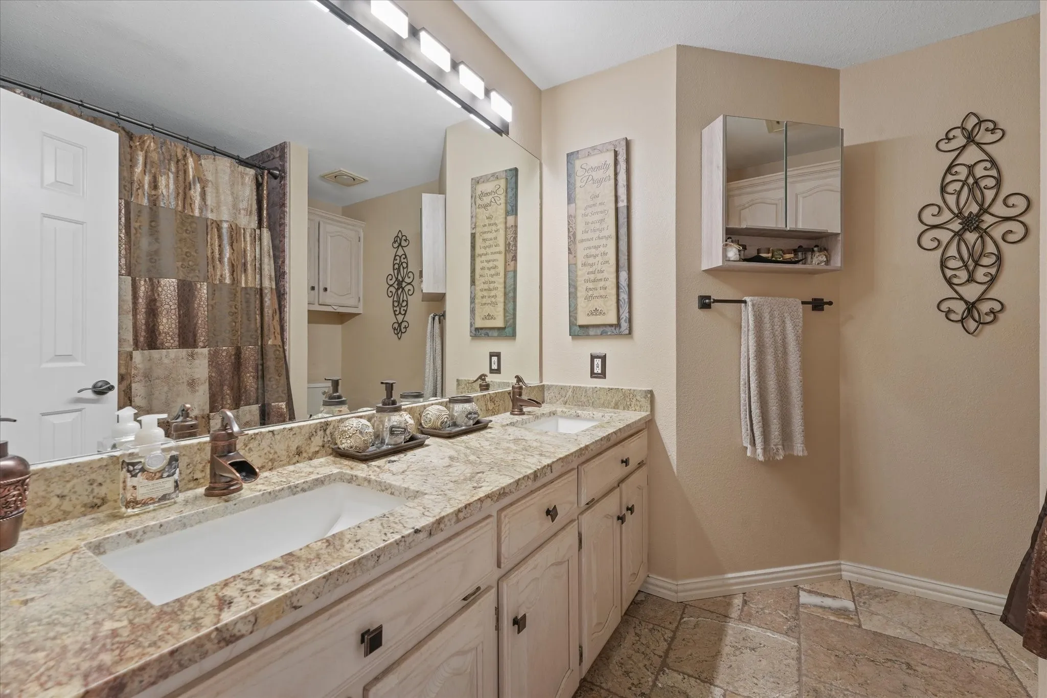 Single Family Residence For Sale in Collin County , 6 Park Lane, Lucas, Texas 75002, 4 Bedroom, 3 Bathroom, 4 Garage spaces, 3,109 Sqft, built in 1990, mls#21218310, Real Estate Agent in Lucas, Homes For Sale in Collin county, Homes For Sale in Lucas, Realtor in Lucas Texas, Real Estate Brokerage Independent Realty Texas, Luminita Cordes Realtor