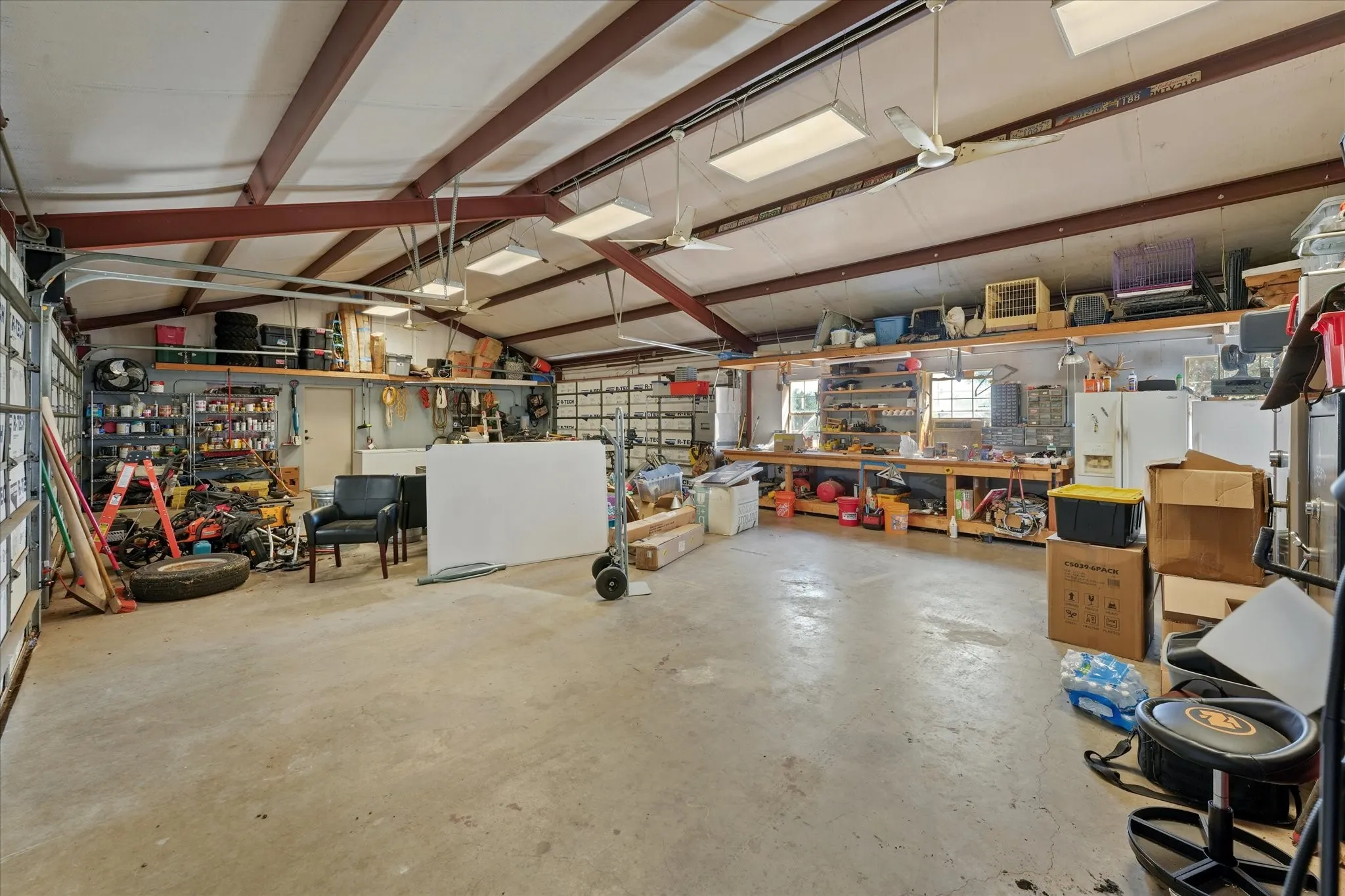 Single Family Residence For Sale in Collin County , 6 Park Lane, Lucas, Texas 75002, 4 Bedroom, 3 Bathroom, 4 Garage spaces, 3,109 Sqft, built in 1990, mls#21218310, Real Estate Agent in Lucas, Homes For Sale in Collin county, Homes For Sale in Lucas, Realtor in Lucas Texas, Real Estate Brokerage Independent Realty Texas, Luminita Cordes Realtor