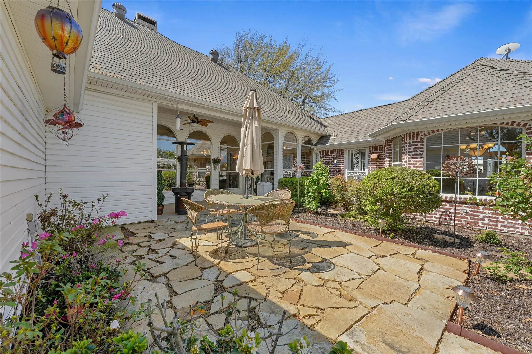 Single Family Residence For Sale in Collin County , 6 Park Lane, Lucas, Texas 75002, 4 Bedroom, 3 Bathroom, 4 Garage spaces, 3,109 Sqft, built in 1990, mls#21218310, Real Estate Agent in Lucas, Homes For Sale in Collin county, Homes For Sale in Lucas, Realtor in Lucas Texas, Real Estate Brokerage Independent Realty Texas, Luminita Cordes Realtor