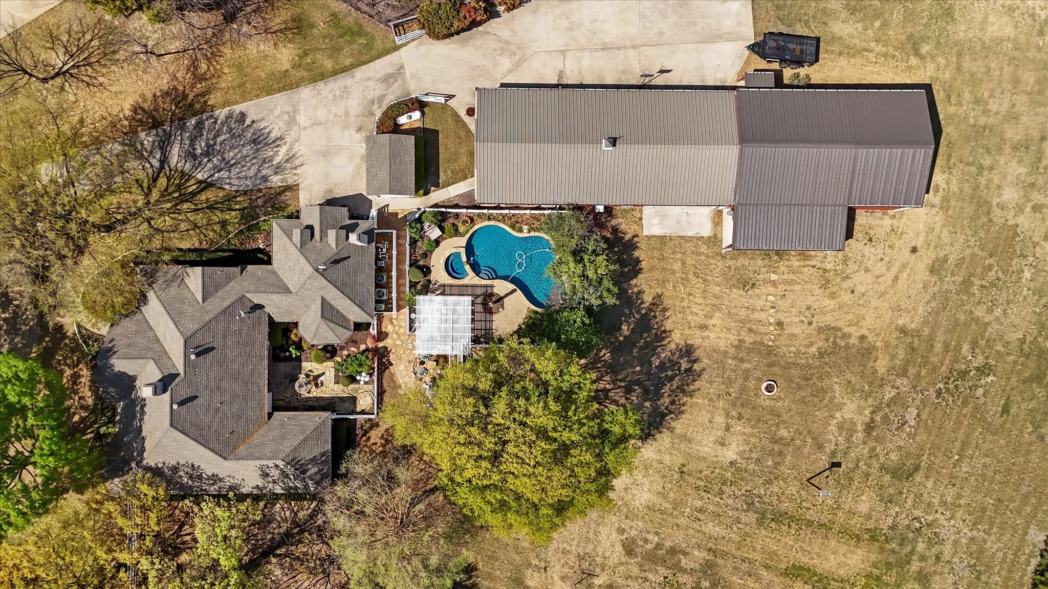 Single Family Residence For Sale in Collin County , 6 Park Lane, Lucas, Texas 75002, 4 Bedroom, 3 Bathroom, 4 Garage spaces, 3,109 Sqft, built in 1990, mls#21218310, Real Estate Agent in Lucas, Homes For Sale in Collin county, Homes For Sale in Lucas, Realtor in Lucas Texas, Real Estate Brokerage Independent Realty Texas, Luminita Cordes Realtor