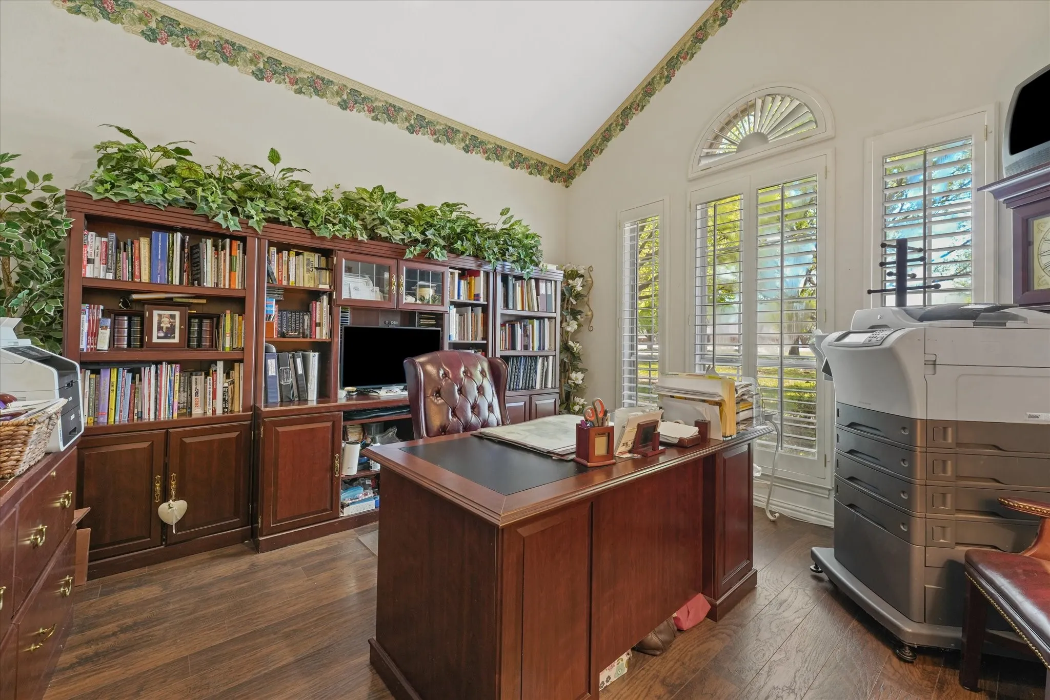 Single Family Residence For Sale in Collin County , 6 Park Lane, Lucas, Texas 75002, 4 Bedroom, 3 Bathroom, 4 Garage spaces, 3,109 Sqft, built in 1990, mls#21218310, Real Estate Agent in Lucas, Homes For Sale in Collin county, Homes For Sale in Lucas, Realtor in Lucas Texas, Real Estate Brokerage Independent Realty Texas, Luminita Cordes Realtor