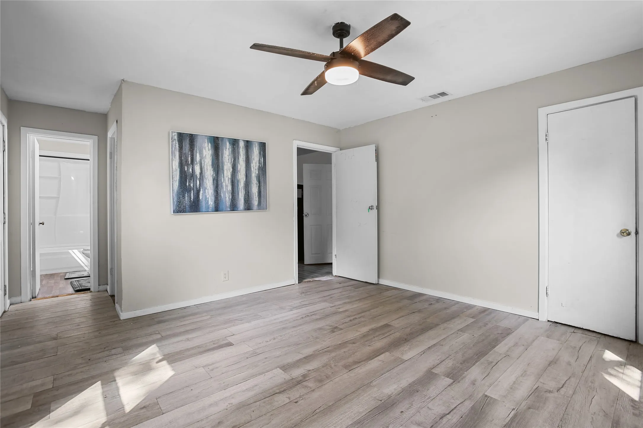 Single Family Residence For Sale in Mc Lennan County , 504 Preston Street, Waco, Texas 76704, 5 Bedrooms, 3 Bathrooms, Garage spaces, 1,742 Sqft, built in 1913, Preowned, Price $178,000, mls#21220423, Real Estate Agent in Waco, Homes For Sale in Mc Lennan county, Homes For Sale in Waco, Realtor in Waco Texas, Real Estate Brokerage Independent Realty Texas, Luminita Cordes Realtor