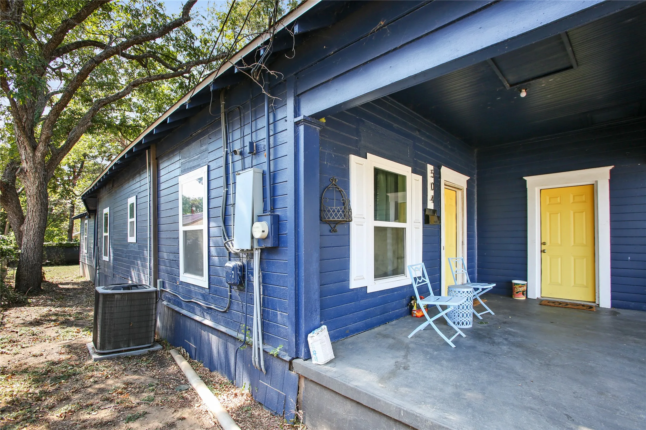 Single Family Residence For Sale in Mc Lennan County , 504 Preston Street, Waco, Texas 76704, 5 Bedrooms, 3 Bathrooms, Garage spaces, 1,742 Sqft, built in 1913, Preowned, Price $178,000, mls#21220423, Real Estate Agent in Waco, Homes For Sale in Mc Lennan county, Homes For Sale in Waco, Realtor in Waco Texas, Real Estate Brokerage Independent Realty Texas, Luminita Cordes Realtor