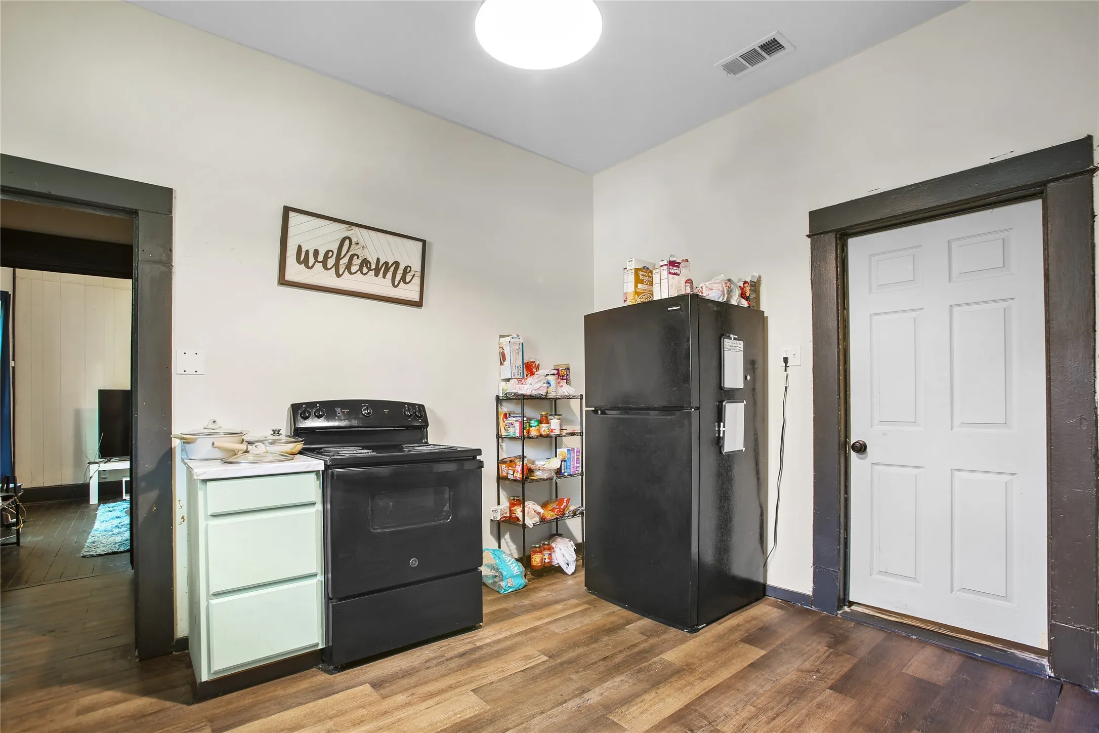 Single Family Residence For Sale in Mc Lennan County , 504 Preston Street, Waco, Texas 76704, 5 Bedrooms, 3 Bathrooms, Garage spaces, 1,742 Sqft, built in 1913, Preowned, Price $178,000, mls#21220423, Real Estate Agent in Waco, Homes For Sale in Mc Lennan county, Homes For Sale in Waco, Realtor in Waco Texas, Real Estate Brokerage Independent Realty Texas, Luminita Cordes Realtor