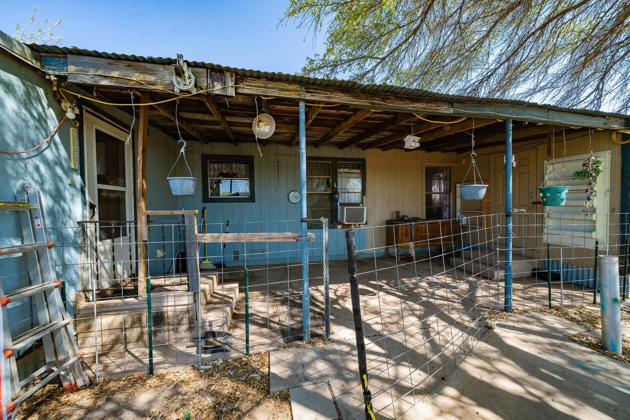 Single Family Residence For Sale in Jones County , 814 Texas Street, Stamford, Texas 79553, 2 Bedroom, 1 Bathroom, 1 Garage spaces, 1,142 Sqft, built in 1935, mls#21218920, Real Estate Agent in Stamford, Homes For Sale in Jones county, Homes For Sale in Stamford, Realtor in Stamford Texas, Real Estate Brokerage Independent Realty Texas, Luminita Cordes Realtor