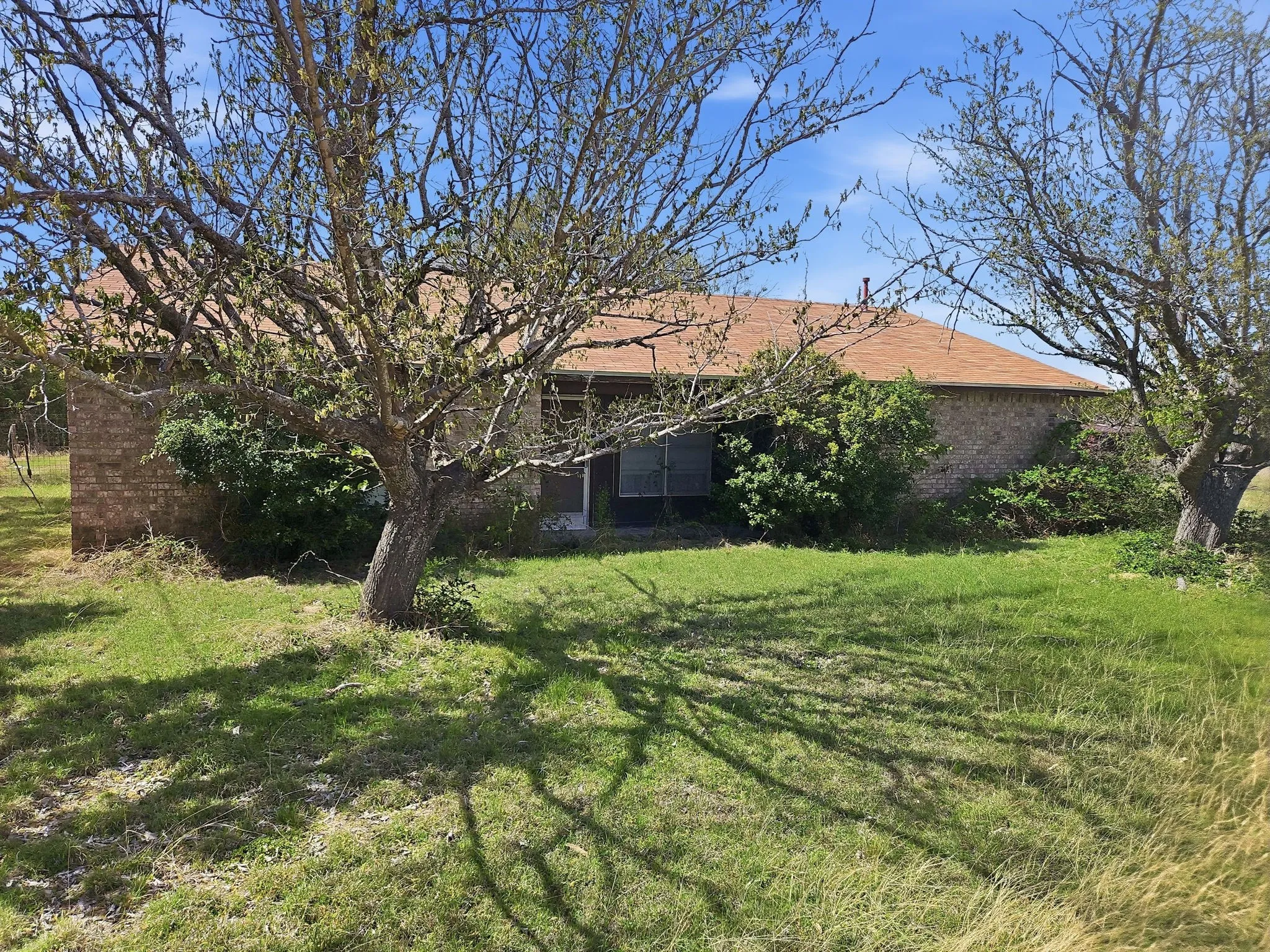 Farm For Sale in Coryell County , 880 County Road 158, Evant, Texas 76525, 3 Bedroom, 2 Bathroom, Garage spaces, 1,596 Sqft, built in 1983, mls#21220503, Real Estate Agent in Evant, Homes For Sale in Coryell county, Homes For Sale in Evant, Realtor in Evant Texas, Real Estate Brokerage Independent Realty Texas, Luminita Cordes Realtor