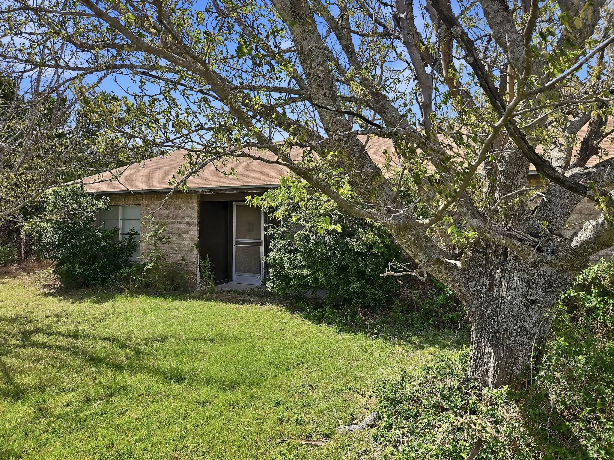 Farm For Sale in Coryell County , 880 County Road 158, Evant, Texas 76525, 3 Bedroom, 2 Bathroom, Garage spaces, 1,596 Sqft, built in 1983, mls#21220503, Real Estate Agent in Evant, Homes For Sale in Coryell county, Homes For Sale in Evant, Realtor in Evant Texas, Real Estate Brokerage Independent Realty Texas, Luminita Cordes Realtor