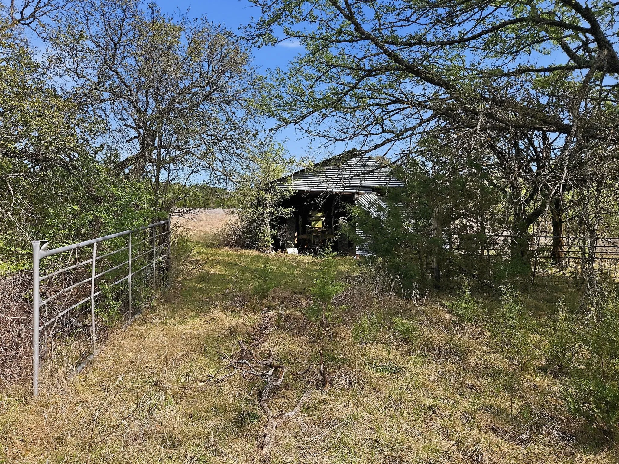 Farm For Sale in Coryell County , 880 County Road 158, Evant, Texas 76525, 3 Bedroom, 2 Bathroom, Garage spaces, 1,596 Sqft, built in 1983, mls#21220503, Real Estate Agent in Evant, Homes For Sale in Coryell county, Homes For Sale in Evant, Realtor in Evant Texas, Real Estate Brokerage Independent Realty Texas, Luminita Cordes Realtor