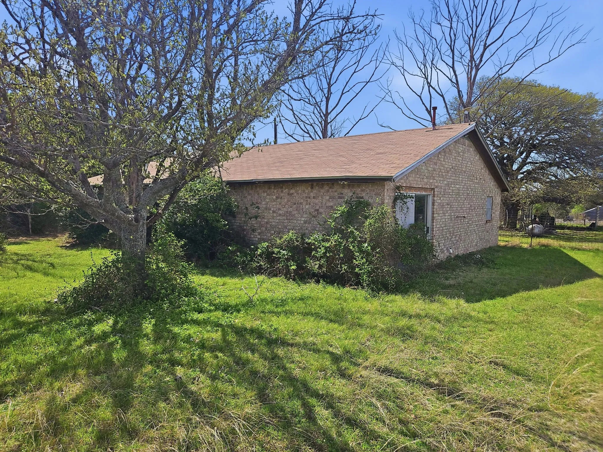 Farm For Sale in Coryell County , 880 County Road 158, Evant, Texas 76525, 3 Bedroom, 2 Bathroom, Garage spaces, 1,596 Sqft, built in 1983, mls#21220503, Real Estate Agent in Evant, Homes For Sale in Coryell county, Homes For Sale in Evant, Realtor in Evant Texas, Real Estate Brokerage Independent Realty Texas, Luminita Cordes Realtor