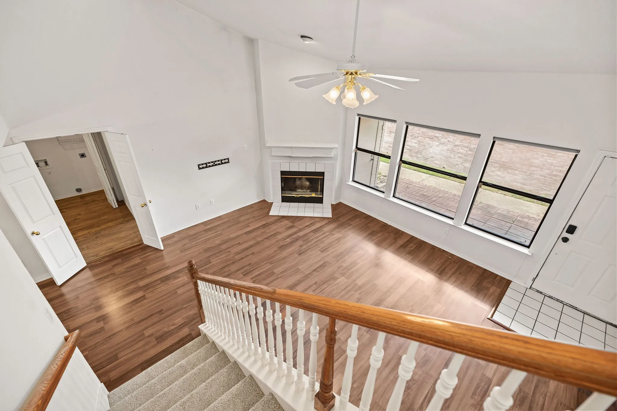 Townhouse For Sale in Tarrant County , 1120 Forest Creek Street, Benbrook, Texas 76126, 3 Bedroom, 3 Bathroom, Garage spaces, 1,801 Sqft, built in 1999, Preowned, mls#21217815, Real Estate Agent in Benbrook, Homes For Sale in Tarrant county, Homes For Sale in Benbrook, Realtor in Benbrook Texas, Real Estate Brokerage Independent Realty Texas, Luminita Cordes Realtor