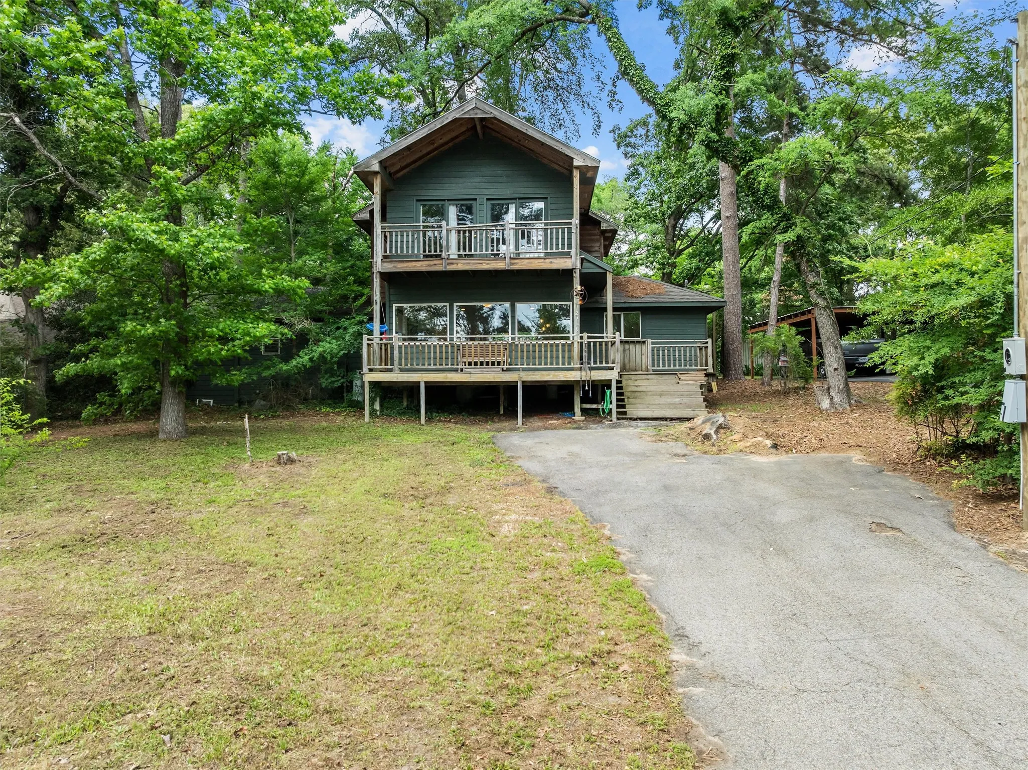 Single Family Residence For Sale in Wood County , 2337 County Road 3440, Hawkins, Texas 75765, 2 Bedroom, 3 Bathroom, Garage spaces, 1,908 Sqft, built in 1978, Preowned, mls#21220295, Real Estate Agent in Hawkins, Homes For Sale in Wood county, Homes For Sale in Hawkins, Realtor in Hawkins Texas, Real Estate Brokerage Independent Realty Texas, Luminita Cordes Realtor