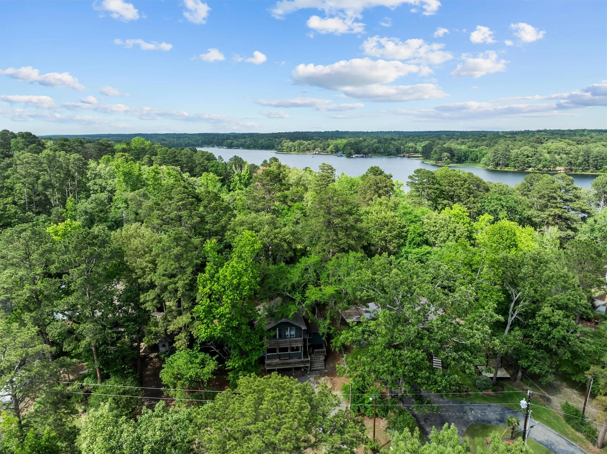 Single Family Residence For Sale in Wood County , 2337 County Road 3440, Hawkins, Texas 75765, 2 Bedroom, 3 Bathroom, Garage spaces, 1,908 Sqft, built in 1978, Preowned, mls#21220295, Real Estate Agent in Hawkins, Homes For Sale in Wood county, Homes For Sale in Hawkins, Realtor in Hawkins Texas, Real Estate Brokerage Independent Realty Texas, Luminita Cordes Realtor