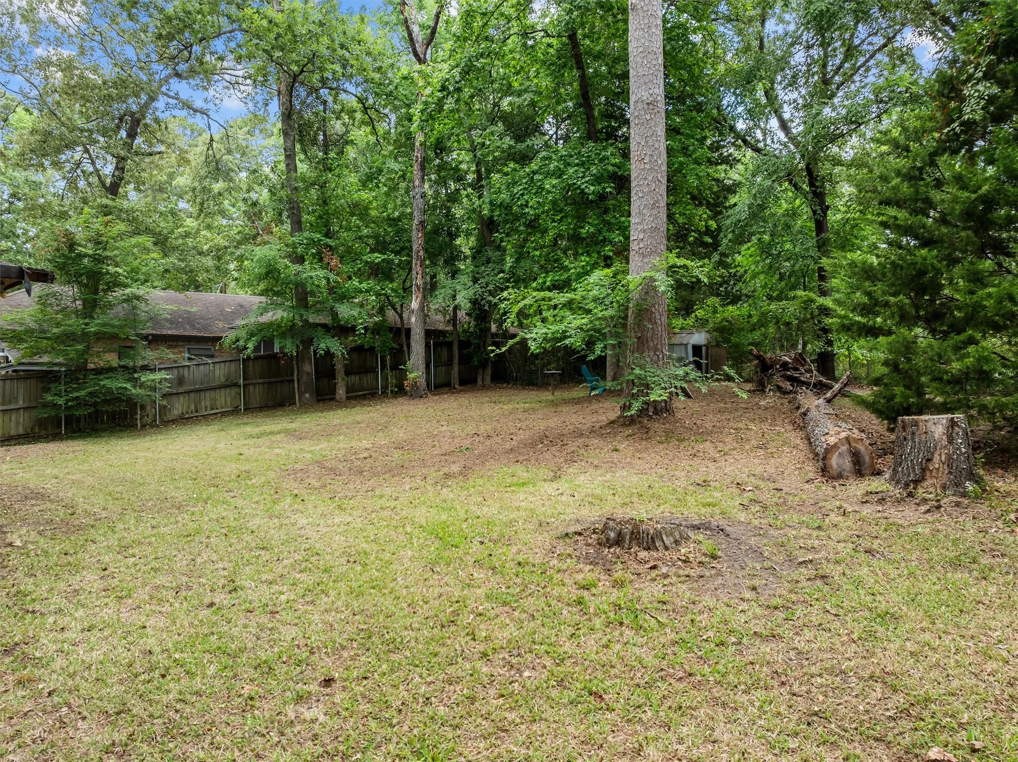Single Family Residence For Sale in Wood County , 2337 County Road 3440, Hawkins, Texas 75765, 2 Bedroom, 3 Bathroom, Garage spaces, 1,908 Sqft, built in 1978, Preowned, mls#21220295, Real Estate Agent in Hawkins, Homes For Sale in Wood county, Homes For Sale in Hawkins, Realtor in Hawkins Texas, Real Estate Brokerage Independent Realty Texas, Luminita Cordes Realtor