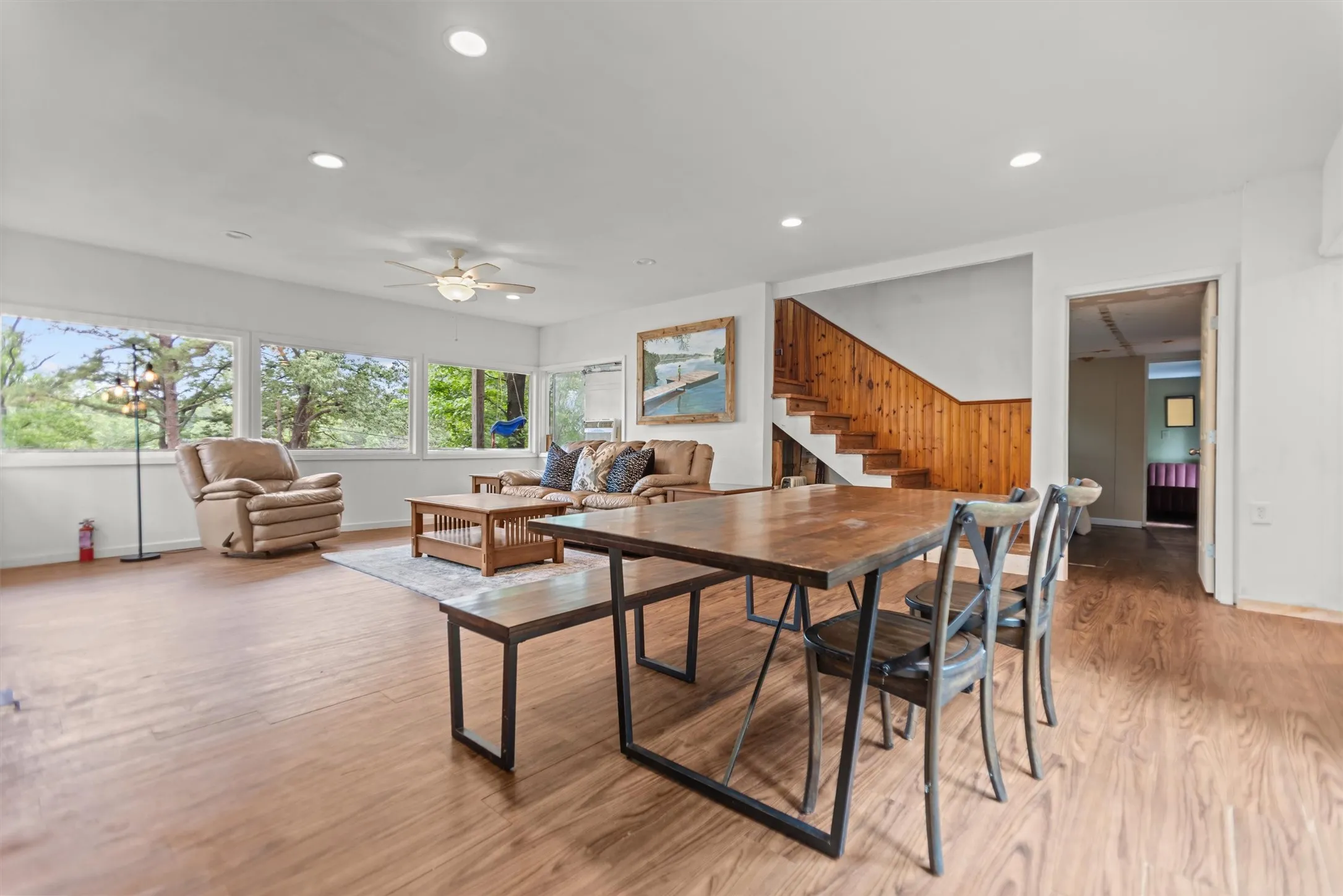 Single Family Residence For Sale in Wood County , 2337 County Road 3440, Hawkins, Texas 75765, 2 Bedroom, 3 Bathroom, Garage spaces, 1,908 Sqft, built in 1978, Preowned, mls#21220295, Real Estate Agent in Hawkins, Homes For Sale in Wood county, Homes For Sale in Hawkins, Realtor in Hawkins Texas, Real Estate Brokerage Independent Realty Texas, Luminita Cordes Realtor