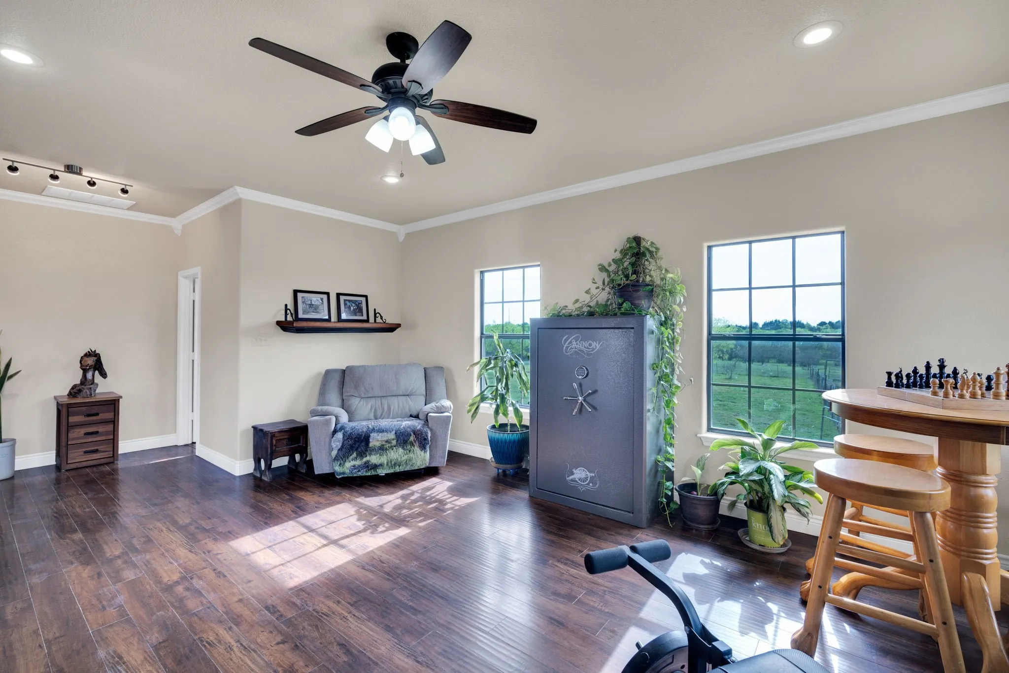 Single Family Residence For Sale in Ellis County , 508 Fm 983, Ferris, Texas 75125, 3 Bedroom, 3 Bathroom, 2 Garage spaces, 2,290 Sqft, built in 2016, Preowned, Price $995,000, mls#21217366, Real Estate Agent in Ferris, Homes For Sale in Ellis county, Homes For Sale in Ferris, Realtor in Ferris Texas, Real Estate Brokerage Independent Realty Texas, Luminita Cordes Realtor