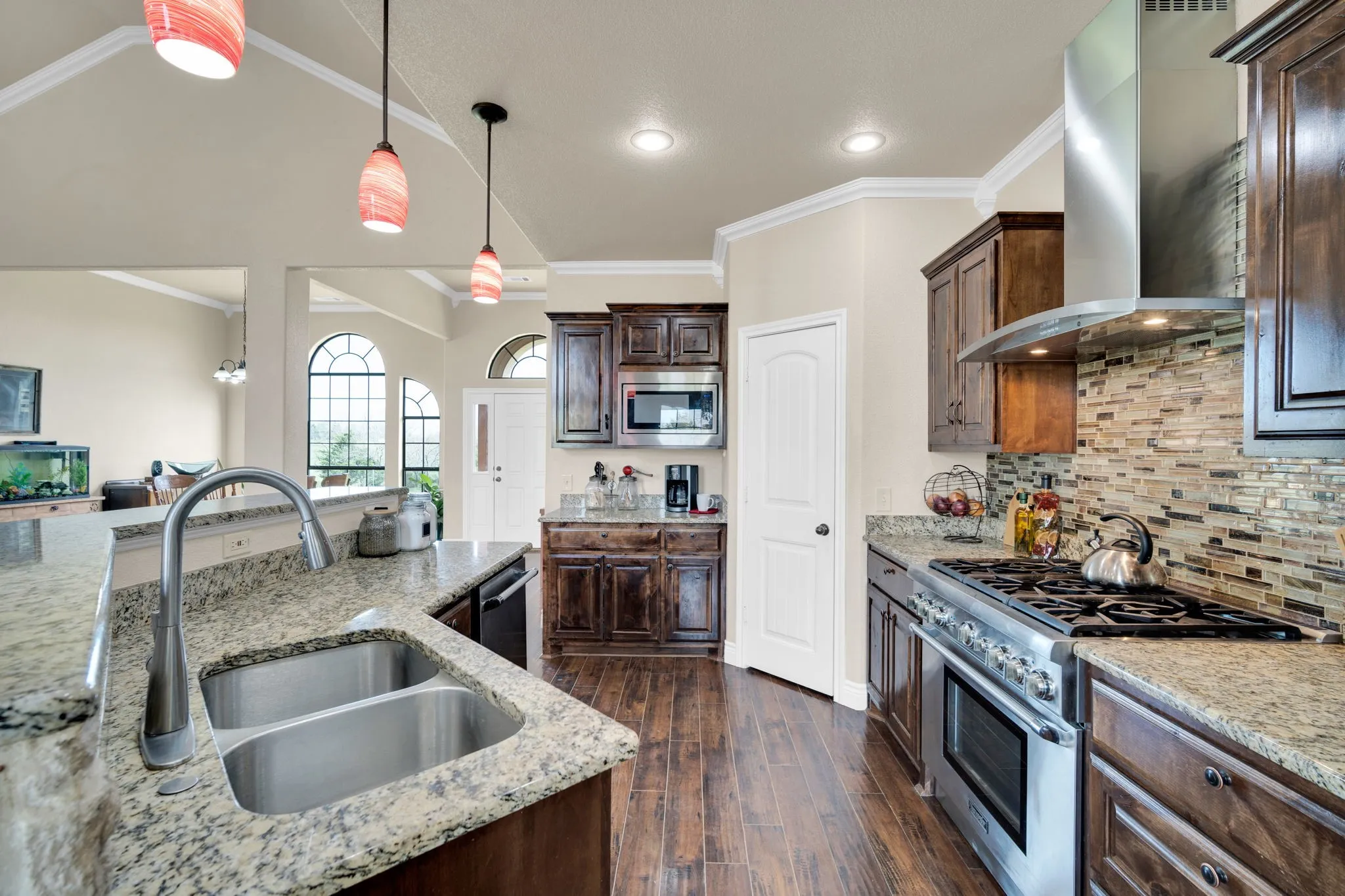 Single Family Residence For Sale in Ellis County , 508 Fm 983, Ferris, Texas 75125, 3 Bedroom, 3 Bathroom, 2 Garage spaces, 2,290 Sqft, built in 2016, Preowned, Price $995,000, mls#21217366, Real Estate Agent in Ferris, Homes For Sale in Ellis county, Homes For Sale in Ferris, Realtor in Ferris Texas, Real Estate Brokerage Independent Realty Texas, Luminita Cordes Realtor