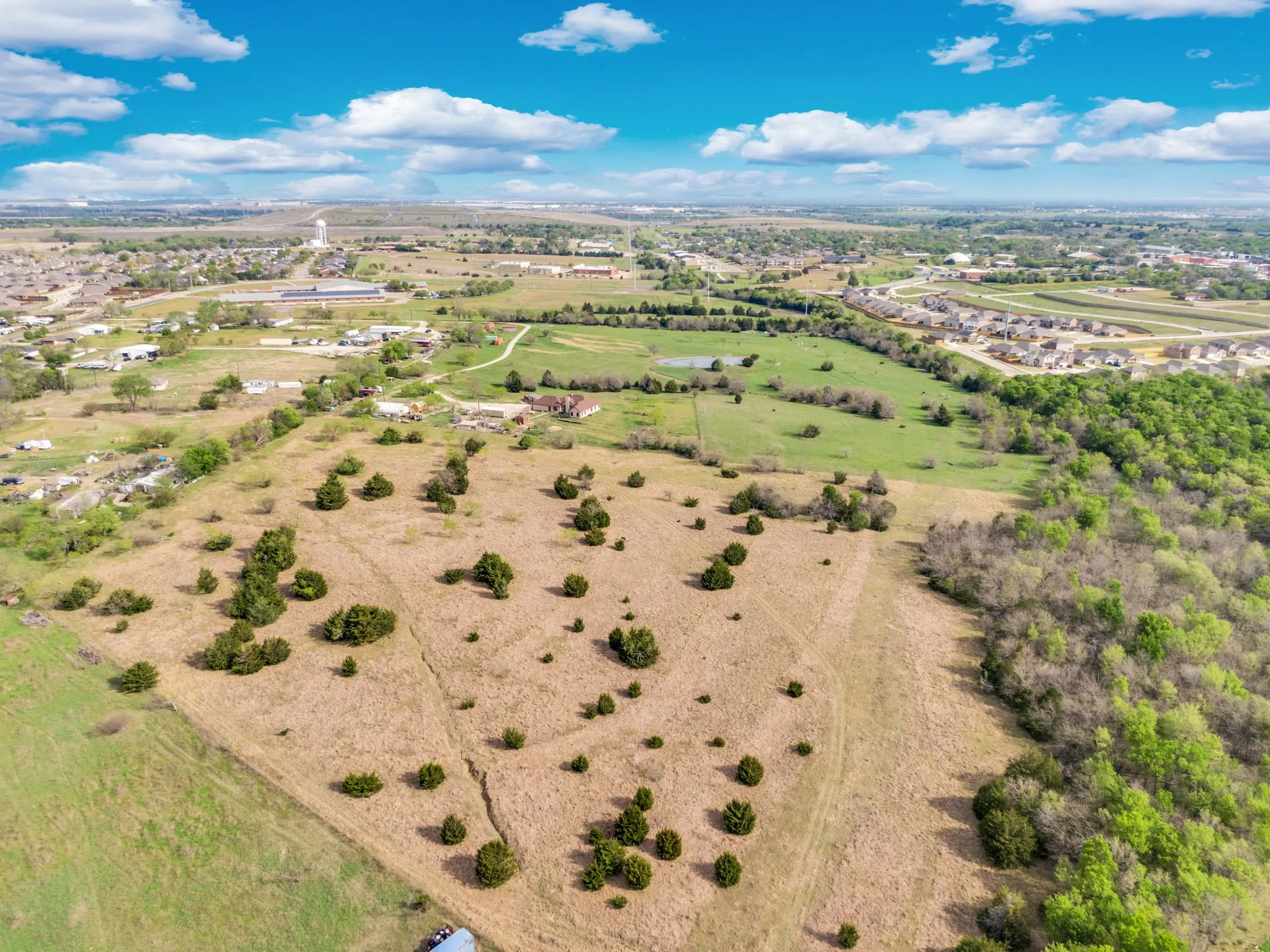 Single Family Residence For Sale in Ellis County , 508 Fm 983, Ferris, Texas 75125, 3 Bedroom, 3 Bathroom, 2 Garage spaces, 2,290 Sqft, built in 2016, Preowned, Price $995,000, mls#21217366, Real Estate Agent in Ferris, Homes For Sale in Ellis county, Homes For Sale in Ferris, Realtor in Ferris Texas, Real Estate Brokerage Independent Realty Texas, Luminita Cordes Realtor
