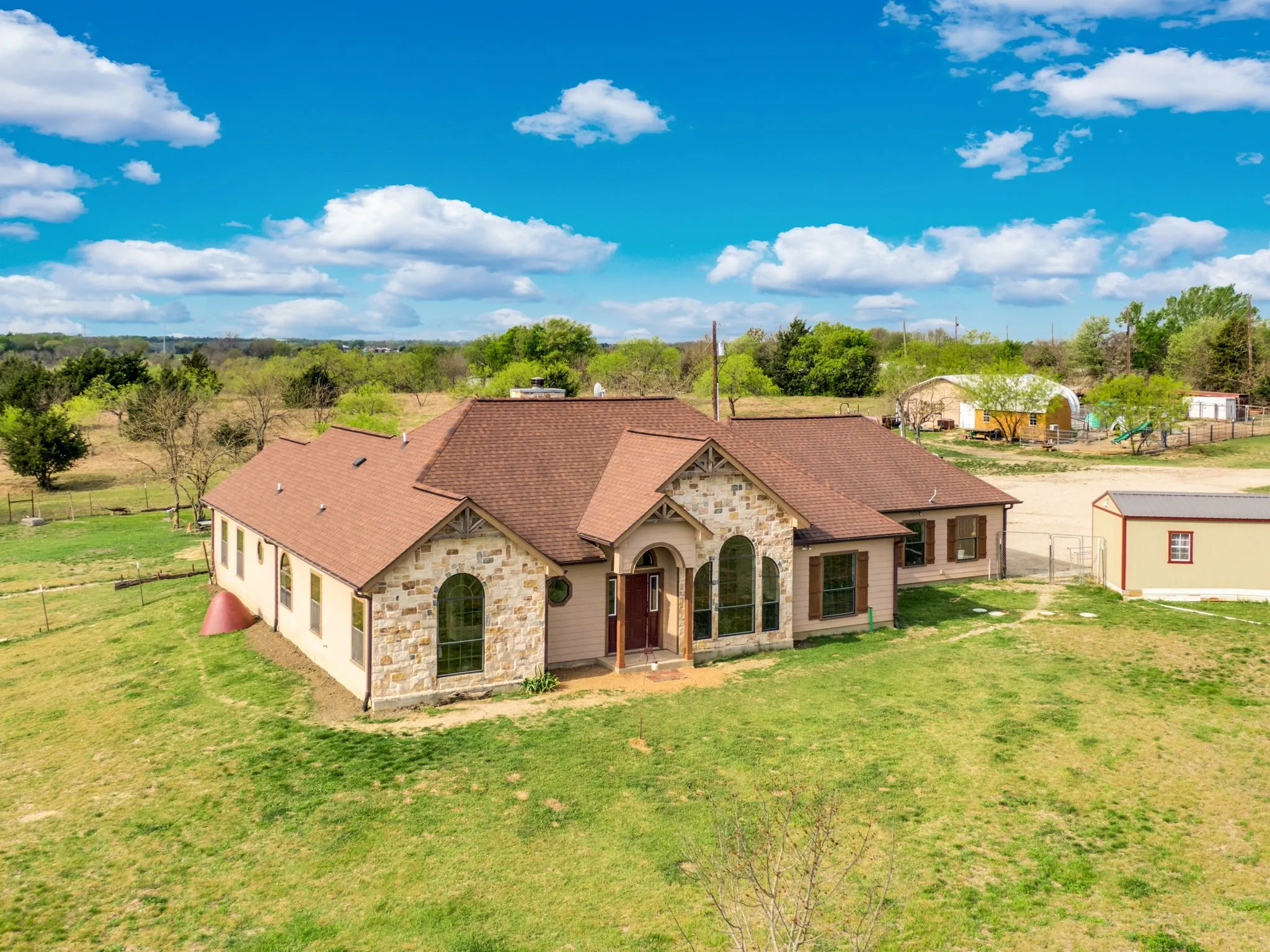 Single Family Residence For Sale in Ellis County , 508 Fm 983, Ferris, Texas 75125, 3 Bedroom, 3 Bathroom, 2 Garage spaces, 2,290 Sqft, built in 2016, Preowned, Price $995,000, mls#21217366, Real Estate Agent in Ferris, Homes For Sale in Ellis county, Homes For Sale in Ferris, Realtor in Ferris Texas, Real Estate Brokerage Independent Realty Texas, Luminita Cordes Realtor