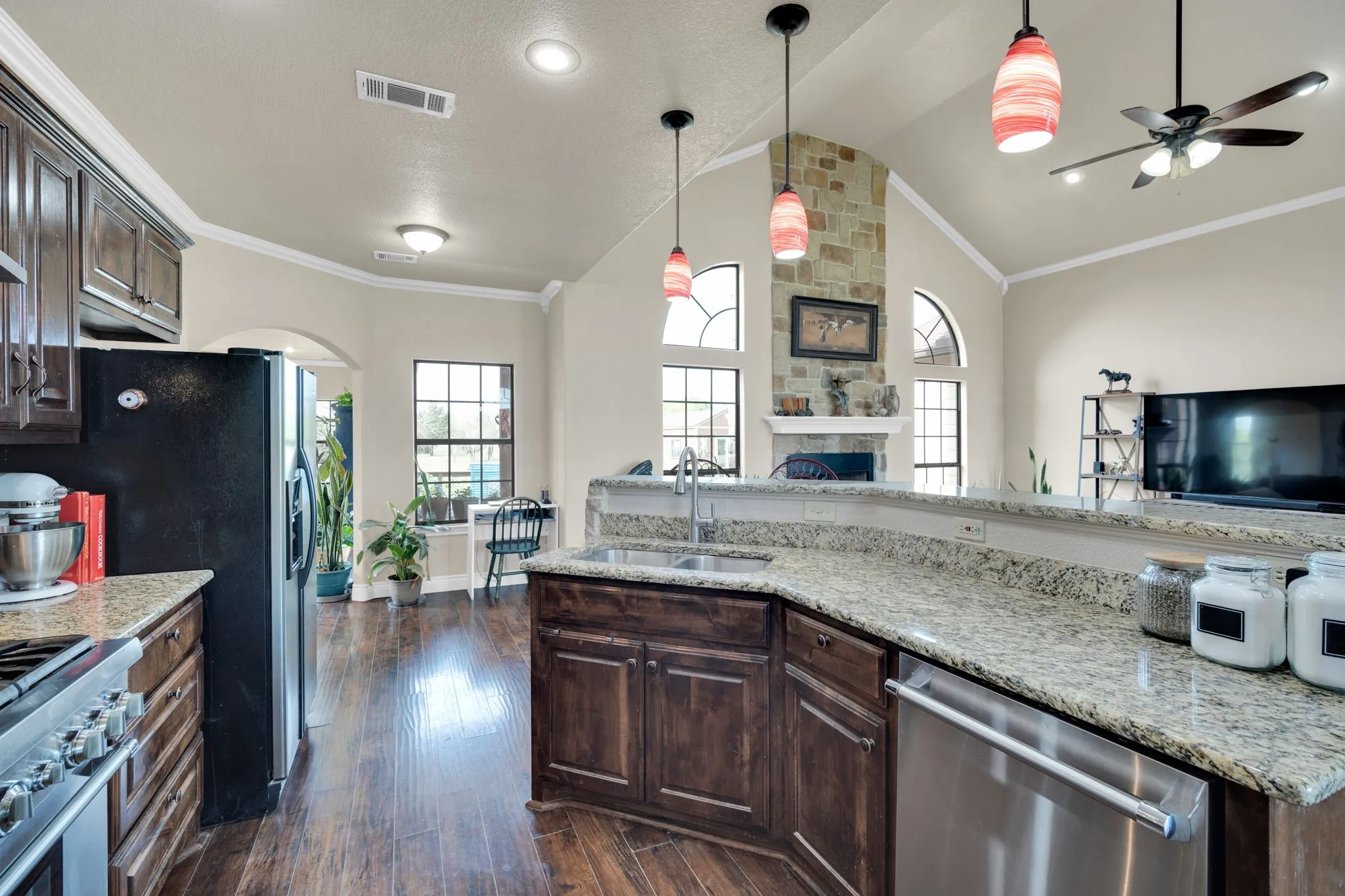 Single Family Residence For Sale in Ellis County , 508 Fm 983, Ferris, Texas 75125, 3 Bedroom, 3 Bathroom, 2 Garage spaces, 2,290 Sqft, built in 2016, Preowned, Price $995,000, mls#21217366, Real Estate Agent in Ferris, Homes For Sale in Ellis county, Homes For Sale in Ferris, Realtor in Ferris Texas, Real Estate Brokerage Independent Realty Texas, Luminita Cordes Realtor