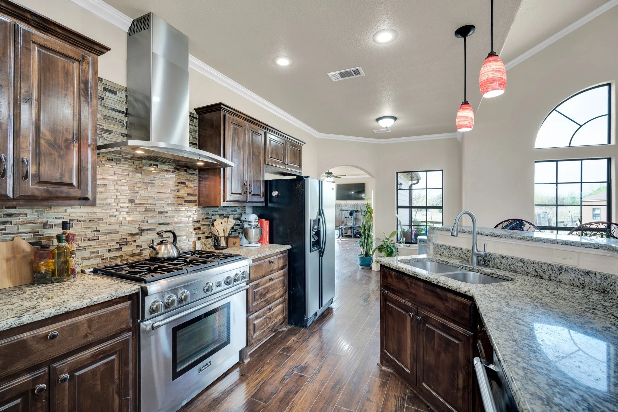 Single Family Residence For Sale in Ellis County , 508 Fm 983, Ferris, Texas 75125, 3 Bedroom, 3 Bathroom, 2 Garage spaces, 2,290 Sqft, built in 2016, Preowned, Price $995,000, mls#21217366, Real Estate Agent in Ferris, Homes For Sale in Ellis county, Homes For Sale in Ferris, Realtor in Ferris Texas, Real Estate Brokerage Independent Realty Texas, Luminita Cordes Realtor