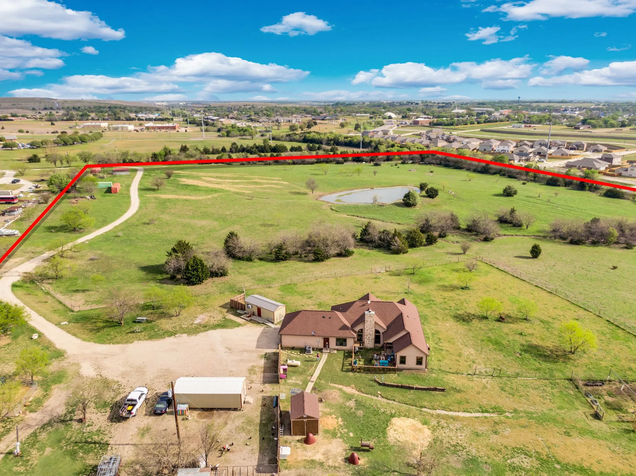 Single Family Residence For Sale in Ellis County , 508 Fm 983, Ferris, Texas 75125, 3 Bedroom, 3 Bathroom, 2 Garage spaces, 2,290 Sqft, built in 2016, Preowned, Price $995,000, mls#21217366, Real Estate Agent in Ferris, Homes For Sale in Ellis county, Homes For Sale in Ferris, Realtor in Ferris Texas, Real Estate Brokerage Independent Realty Texas, Luminita Cordes Realtor