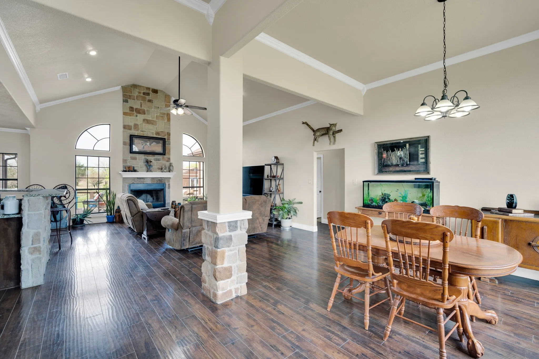 Single Family Residence For Sale in Ellis County , 508 Fm 983, Ferris, Texas 75125, 3 Bedroom, 3 Bathroom, 2 Garage spaces, 2,290 Sqft, built in 2016, Preowned, Price $995,000, mls#21217366, Real Estate Agent in Ferris, Homes For Sale in Ellis county, Homes For Sale in Ferris, Realtor in Ferris Texas, Real Estate Brokerage Independent Realty Texas, Luminita Cordes Realtor