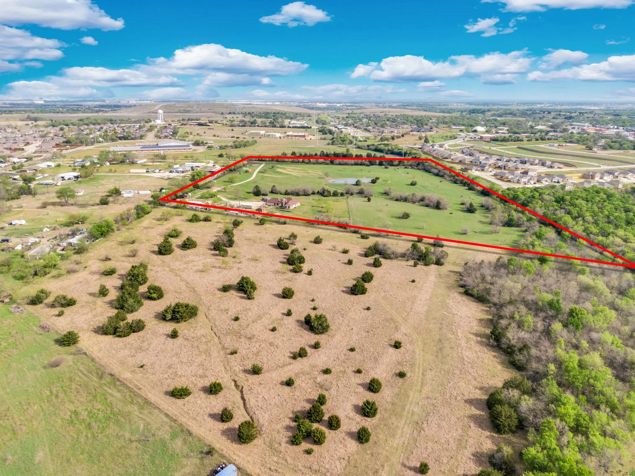 Single Family Residence For Sale in Ellis County , 508 Fm 983, Ferris, Texas 75125, 3 Bedroom, 3 Bathroom, 2 Garage spaces, 2,290 Sqft, built in 2016, Preowned, Price $995,000, mls#21217366, Real Estate Agent in Ferris, Homes For Sale in Ellis county, Homes For Sale in Ferris, Realtor in Ferris Texas, Real Estate Brokerage Independent Realty Texas, Luminita Cordes Realtor