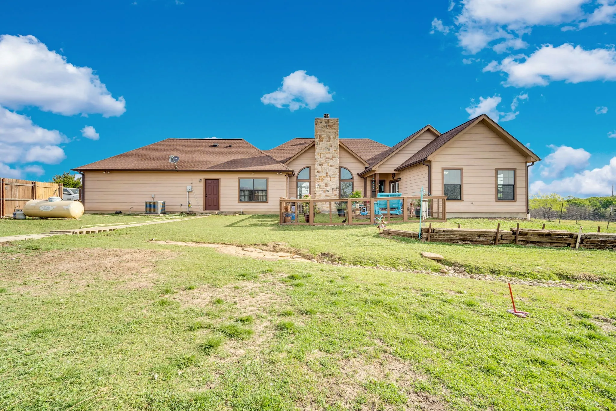 Single Family Residence For Sale in Ellis County , 508 Fm 983, Ferris, Texas 75125, 3 Bedroom, 3 Bathroom, 2 Garage spaces, 2,290 Sqft, built in 2016, Preowned, Price $995,000, mls#21217366, Real Estate Agent in Ferris, Homes For Sale in Ellis county, Homes For Sale in Ferris, Realtor in Ferris Texas, Real Estate Brokerage Independent Realty Texas, Luminita Cordes Realtor
