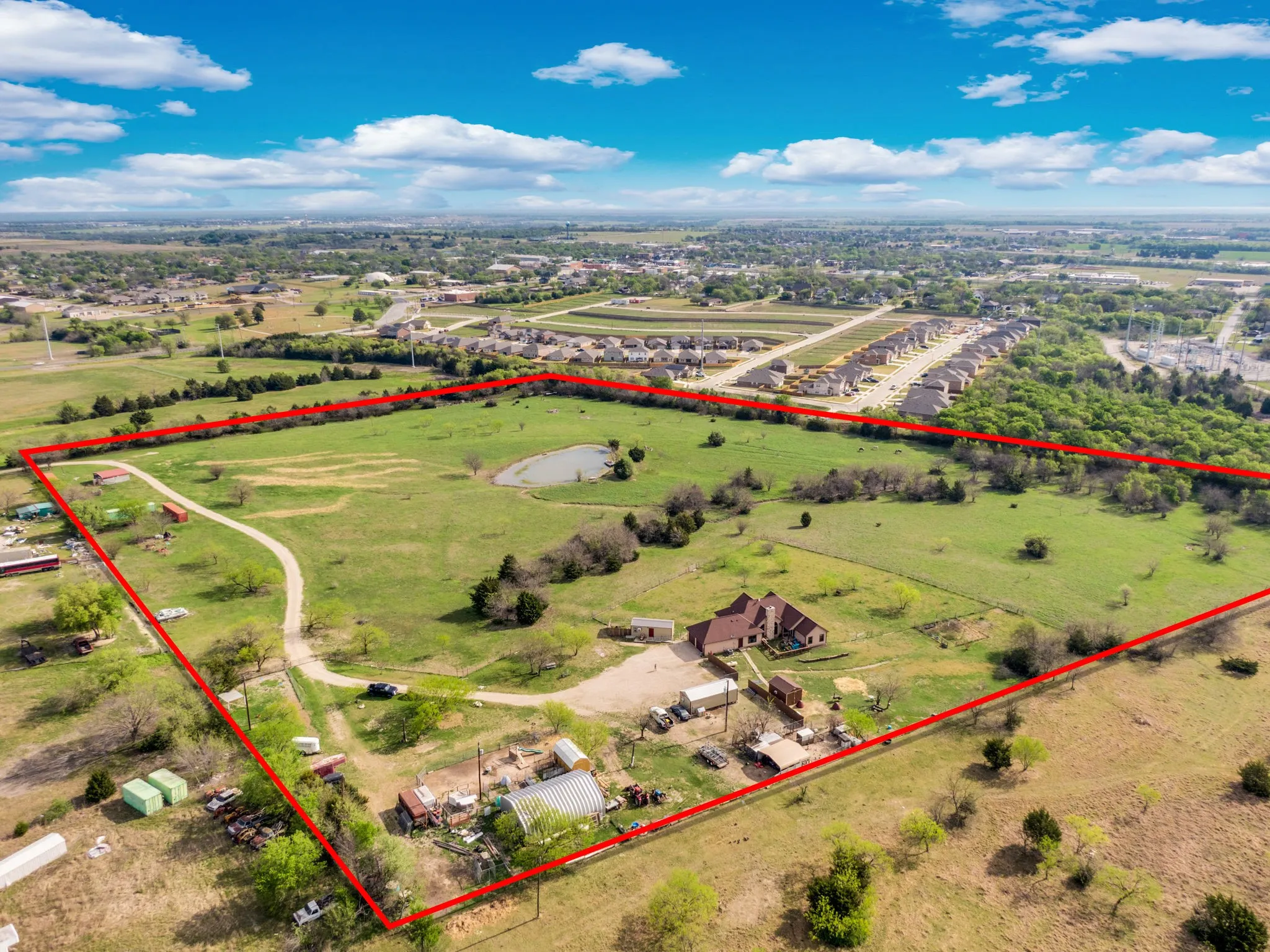 Single Family Residence For Sale in Ellis County , 508 Fm 983, Ferris, Texas 75125, 3 Bedroom, 3 Bathroom, 2 Garage spaces, 2,290 Sqft, built in 2016, Preowned, Price $995,000, mls#21217366, Real Estate Agent in Ferris, Homes For Sale in Ellis county, Homes For Sale in Ferris, Realtor in Ferris Texas, Real Estate Brokerage Independent Realty Texas, Luminita Cordes Realtor