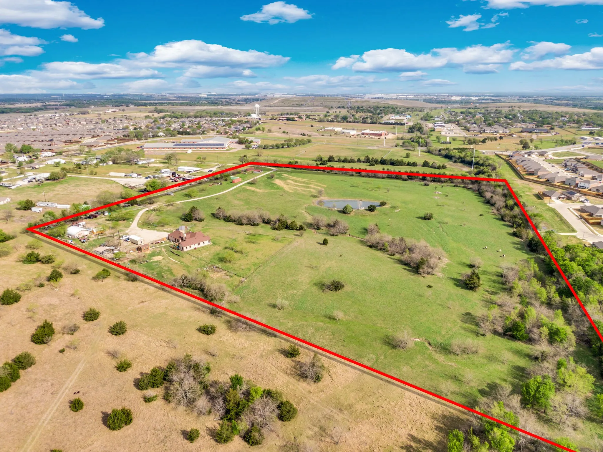 Single Family Residence For Sale in Ellis County , 508 Fm 983, Ferris, Texas 75125, 3 Bedroom, 3 Bathroom, 2 Garage spaces, 2,290 Sqft, built in 2016, Preowned, Price $995,000, mls#21217366, Real Estate Agent in Ferris, Homes For Sale in Ellis county, Homes For Sale in Ferris, Realtor in Ferris Texas, Real Estate Brokerage Independent Realty Texas, Luminita Cordes Realtor