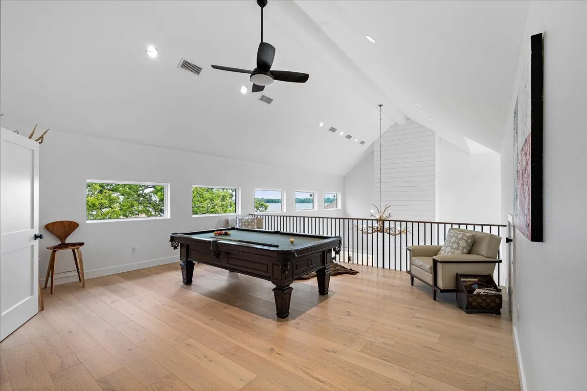Single Family Residence For Sale in Navarro County , 515 El Barco, Corsicana, Texas 75109, 4 Bedroom, 5 Bathroom, 2 Garage spaces, 4,060 Sqft, built in 2021, Preowned, mls#20822263, Real Estate Agent in Corsicana, Homes For Sale in Navarro county, Homes For Sale in Corsicana, Realtor in Corsicana Texas, Real Estate Brokerage Independent Realty Texas, Luminita Cordes Realtor