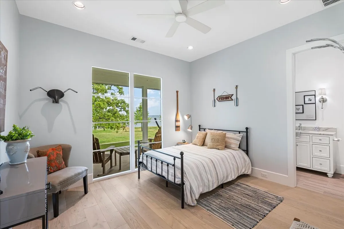 Single Family Residence For Sale in Navarro County , 515 El Barco, Corsicana, Texas 75109, 4 Bedroom, 5 Bathroom, 2 Garage spaces, 4,060 Sqft, built in 2021, Preowned, mls#20822263, Real Estate Agent in Corsicana, Homes For Sale in Navarro county, Homes For Sale in Corsicana, Realtor in Corsicana Texas, Real Estate Brokerage Independent Realty Texas, Luminita Cordes Realtor