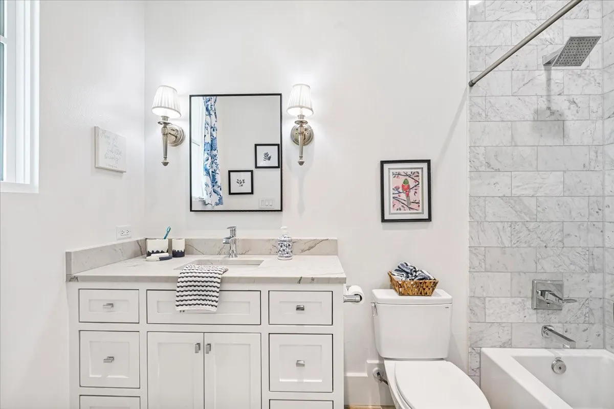 Single Family Residence For Sale in Navarro County , 515 El Barco, Corsicana, Texas 75109, 4 Bedroom, 5 Bathroom, 2 Garage spaces, 4,060 Sqft, built in 2021, Preowned, mls#20822263, Real Estate Agent in Corsicana, Homes For Sale in Navarro county, Homes For Sale in Corsicana, Realtor in Corsicana Texas, Real Estate Brokerage Independent Realty Texas, Luminita Cordes Realtor