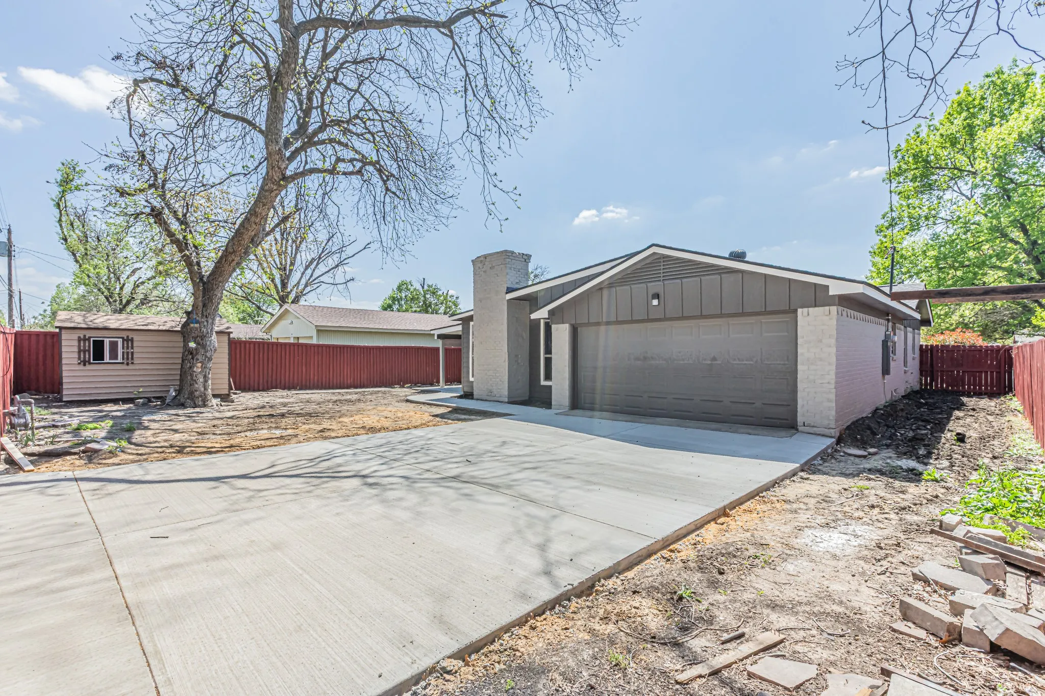Single Family Residence For Sale in Dallas County , 4834 Stallcup Drive, Mesquite, Texas 75150, 3 Bedroom, 2 Bathroom, 2 Garage spaces, 1,655 Sqft, built in 1968, Preowned, mls#21216734, Real Estate Agent in Mesquite, Homes For Sale in Dallas county, Homes For Sale in Mesquite, Realtor in Mesquite Texas, Real Estate Brokerage Independent Realty Texas, Luminita Cordes Realtor