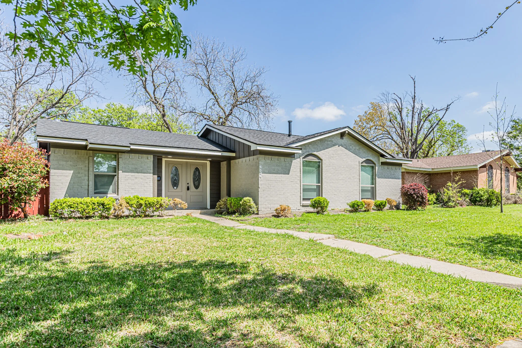 Single Family Residence For Sale in Dallas County , 4834 Stallcup Drive, Mesquite, Texas 75150, 3 Bedroom, 2 Bathroom, 2 Garage spaces, 1,655 Sqft, built in 1968, Preowned, mls#21216734, Real Estate Agent in Mesquite, Homes For Sale in Dallas county, Homes For Sale in Mesquite, Realtor in Mesquite Texas, Real Estate Brokerage Independent Realty Texas, Luminita Cordes Realtor