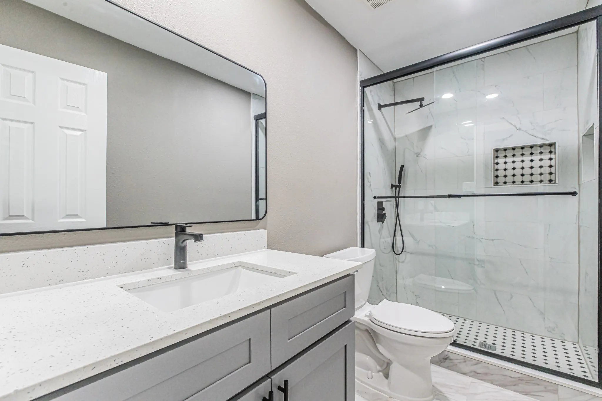 Single Family Residence For Sale in Dallas County , 4834 Stallcup Drive, Mesquite, Texas 75150, 3 Bedroom, 2 Bathroom, 2 Garage spaces, 1,655 Sqft, built in 1968, Preowned, mls#21216734, Real Estate Agent in Mesquite, Homes For Sale in Dallas county, Homes For Sale in Mesquite, Realtor in Mesquite Texas, Real Estate Brokerage Independent Realty Texas, Luminita Cordes Realtor