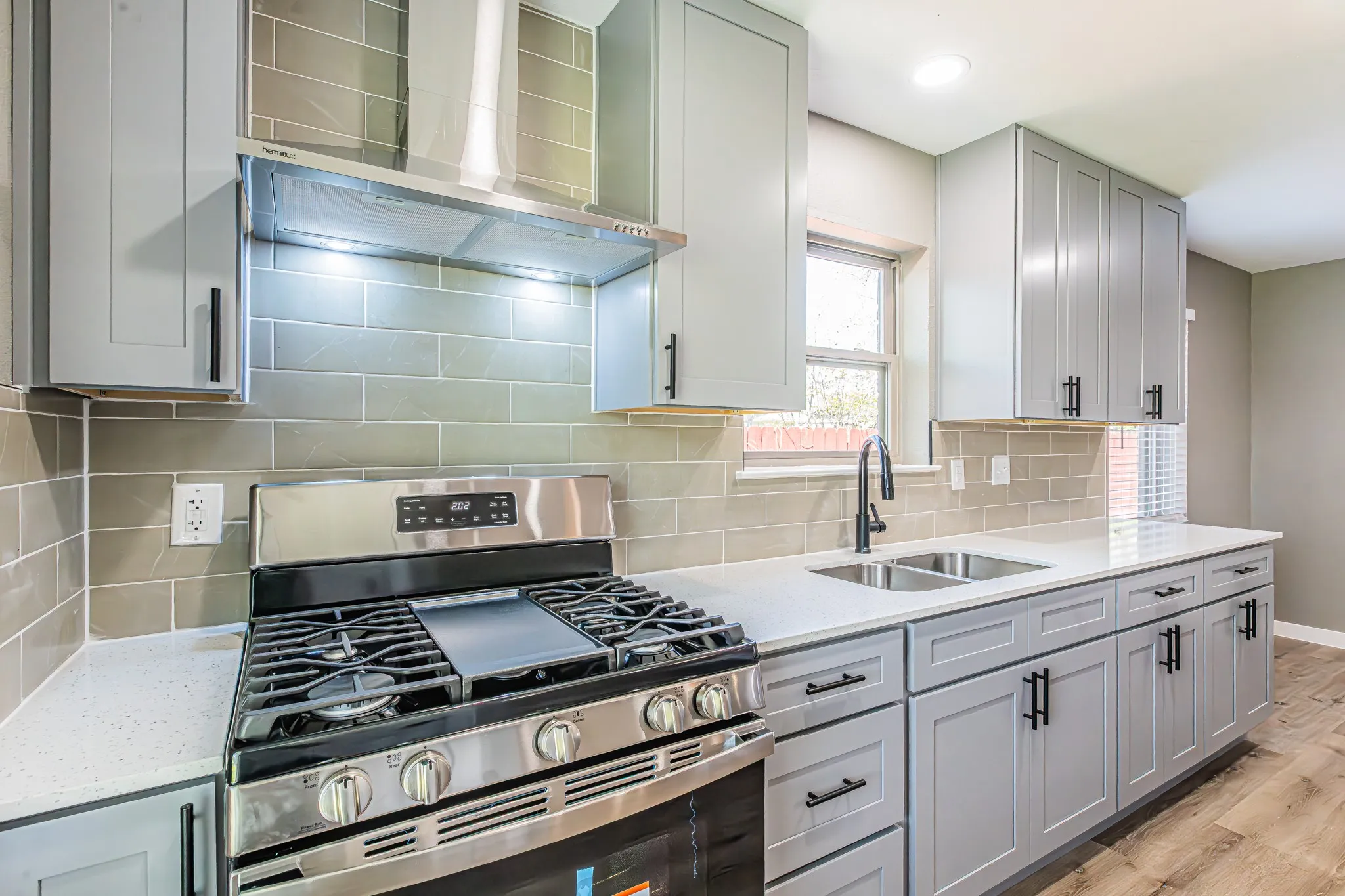 Single Family Residence For Sale in Dallas County , 4834 Stallcup Drive, Mesquite, Texas 75150, 3 Bedroom, 2 Bathroom, 2 Garage spaces, 1,655 Sqft, built in 1968, Preowned, mls#21216734, Real Estate Agent in Mesquite, Homes For Sale in Dallas county, Homes For Sale in Mesquite, Realtor in Mesquite Texas, Real Estate Brokerage Independent Realty Texas, Luminita Cordes Realtor