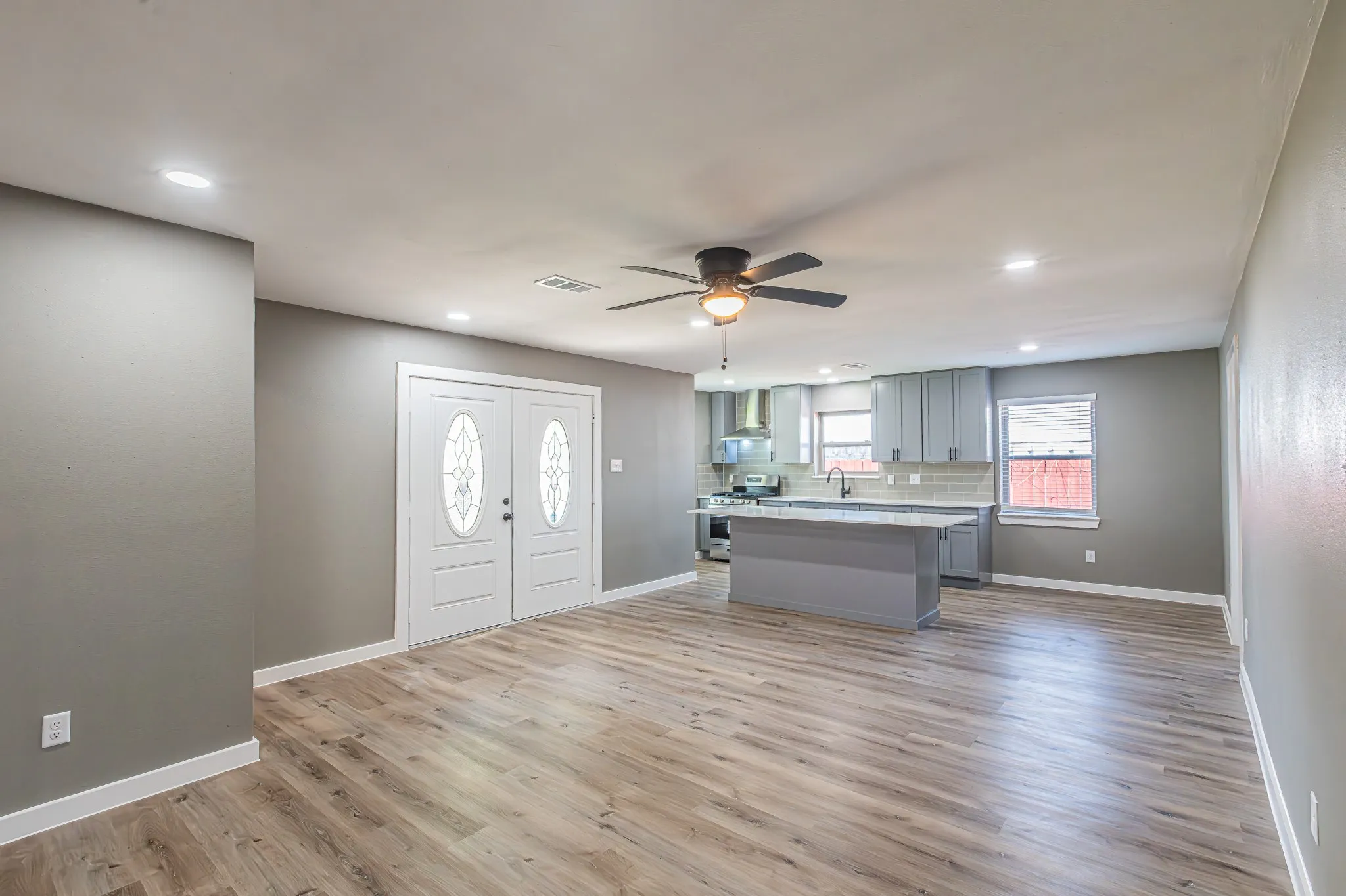 Single Family Residence For Sale in Dallas County , 4834 Stallcup Drive, Mesquite, Texas 75150, 3 Bedroom, 2 Bathroom, 2 Garage spaces, 1,655 Sqft, built in 1968, Preowned, mls#21216734, Real Estate Agent in Mesquite, Homes For Sale in Dallas county, Homes For Sale in Mesquite, Realtor in Mesquite Texas, Real Estate Brokerage Independent Realty Texas, Luminita Cordes Realtor
