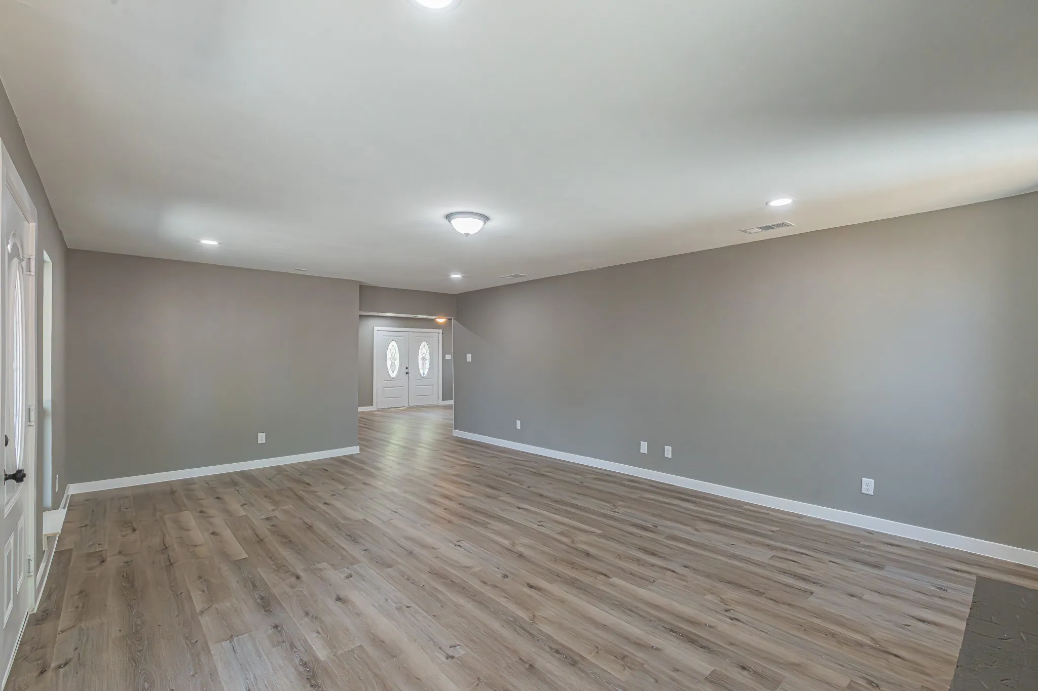 Single Family Residence For Sale in Dallas County , 4834 Stallcup Drive, Mesquite, Texas 75150, 3 Bedroom, 2 Bathroom, 2 Garage spaces, 1,655 Sqft, built in 1968, Preowned, mls#21216734, Real Estate Agent in Mesquite, Homes For Sale in Dallas county, Homes For Sale in Mesquite, Realtor in Mesquite Texas, Real Estate Brokerage Independent Realty Texas, Luminita Cordes Realtor